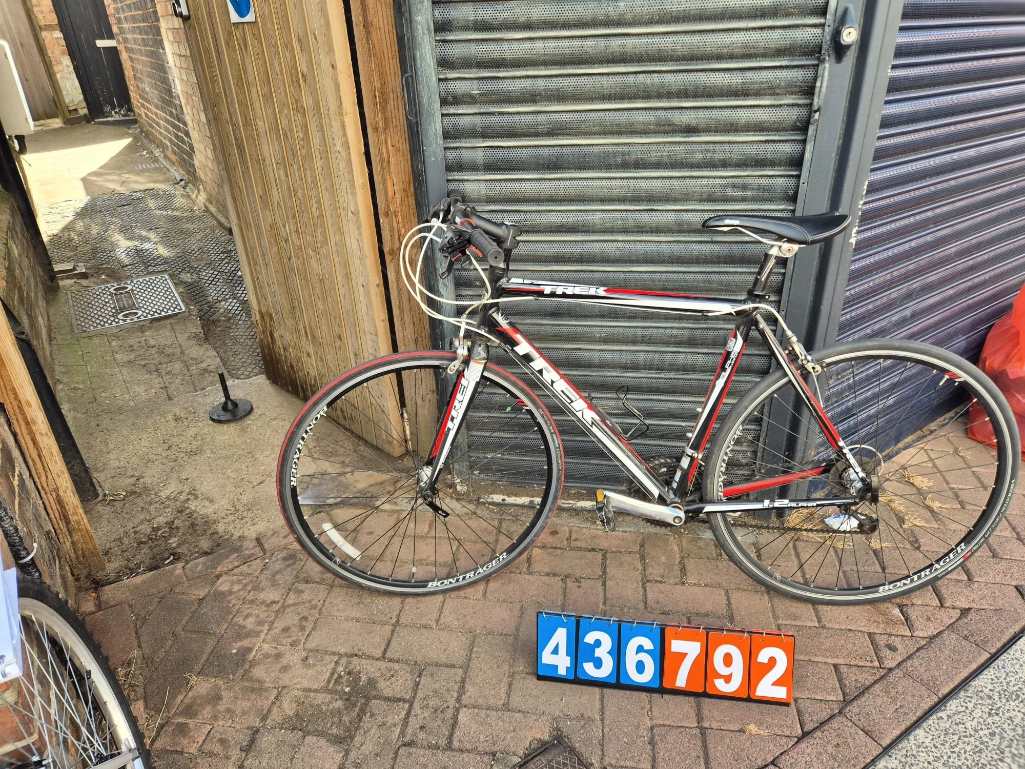 Trek Alpha - Red / Black, 21 " Frame