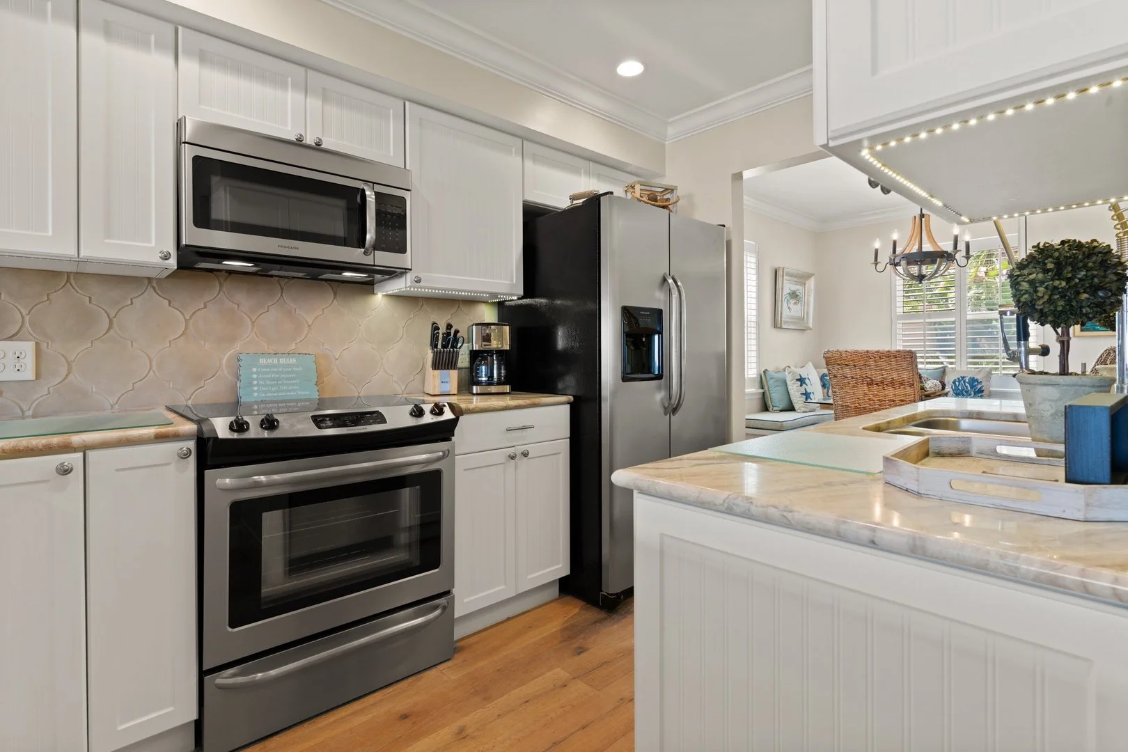 Update kitchen with all the ammenites