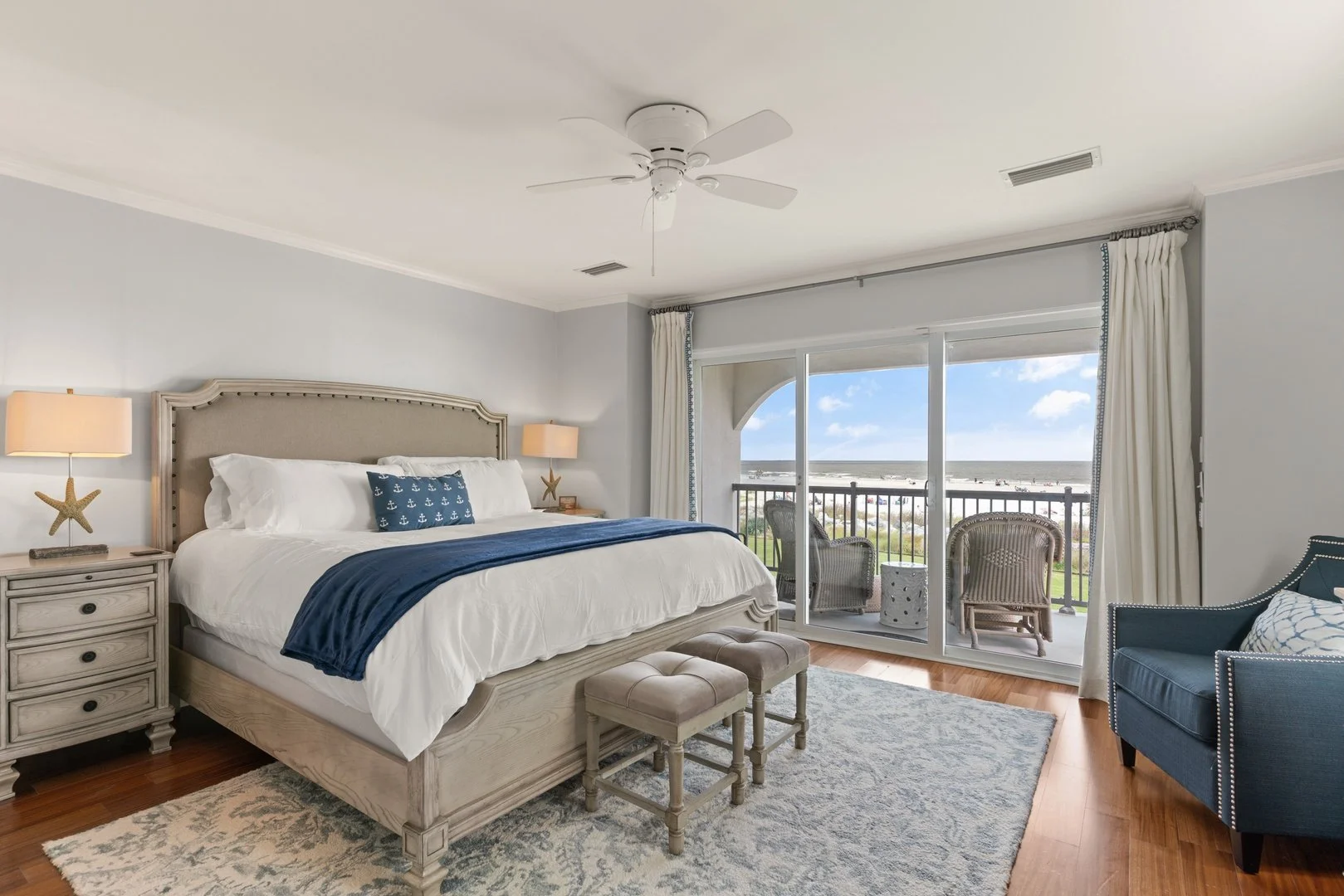 Beachy primary bedroom
