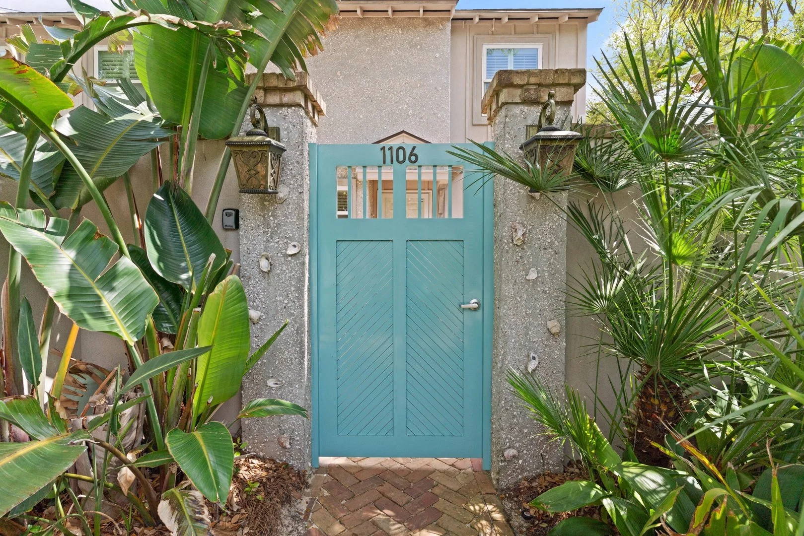 Entrance gate