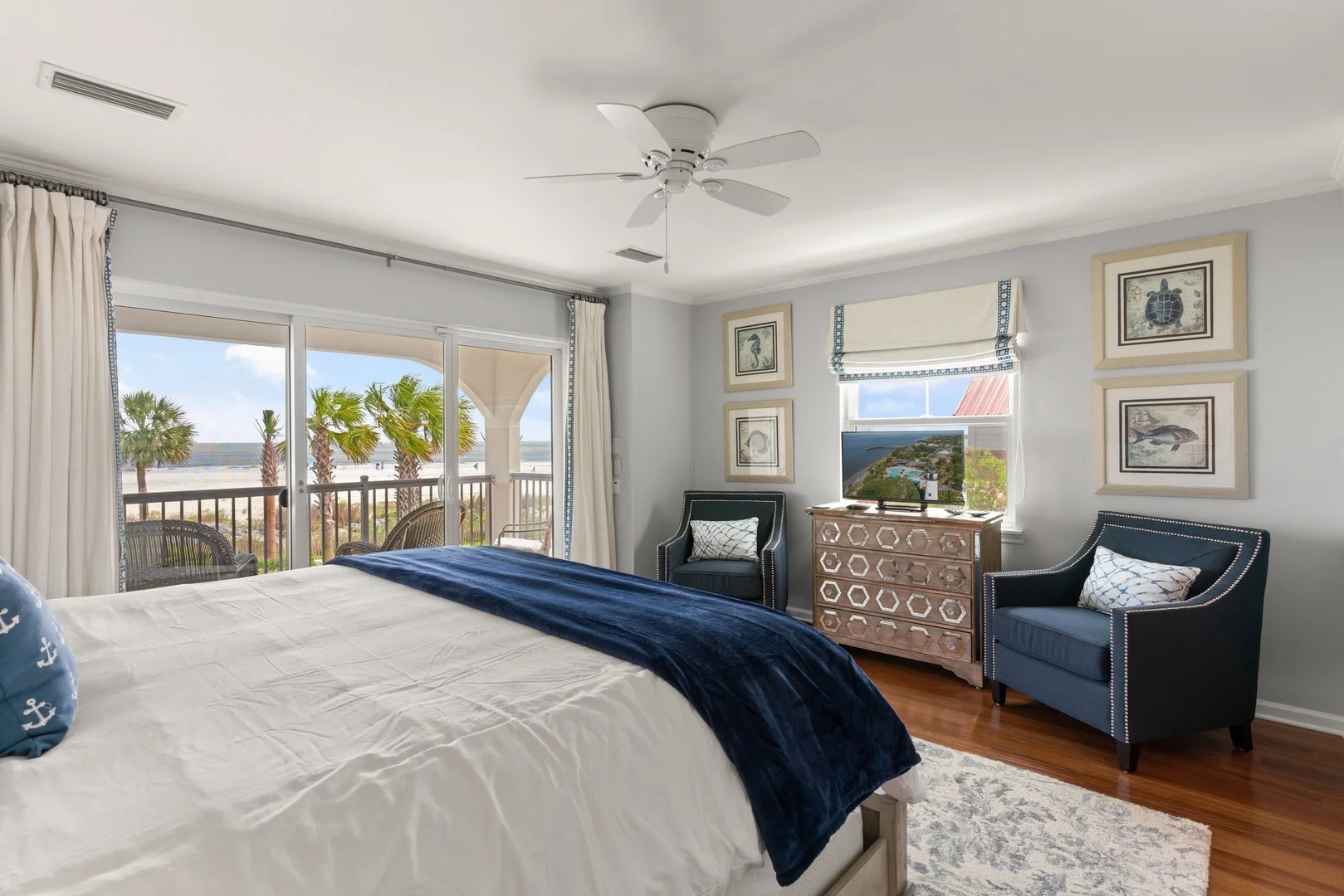 Primary suite with panoramic views