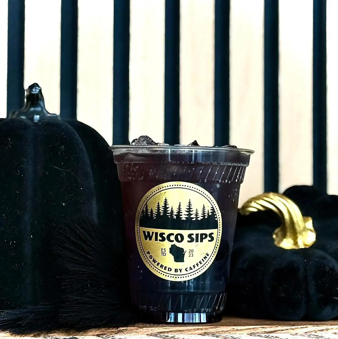 👻🖤 GOOSEBUMPS DIRTY SODA 🖤👻

{Sprite w/ Wild Grape &amp; Granny Smith Apple}

A spooky-sweet sip that'll have your taste buds screaming for more! 😈

**WARNING- Too delicious, causes full body goosebumps!! 💀💜

#local #wiscosippin #wiscosipsledg