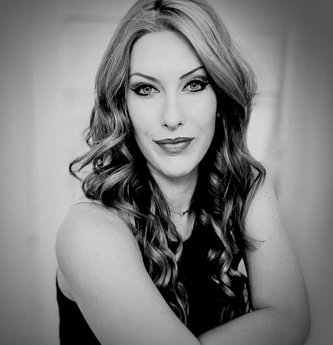 A portrait of Amanda, a hair stylist.