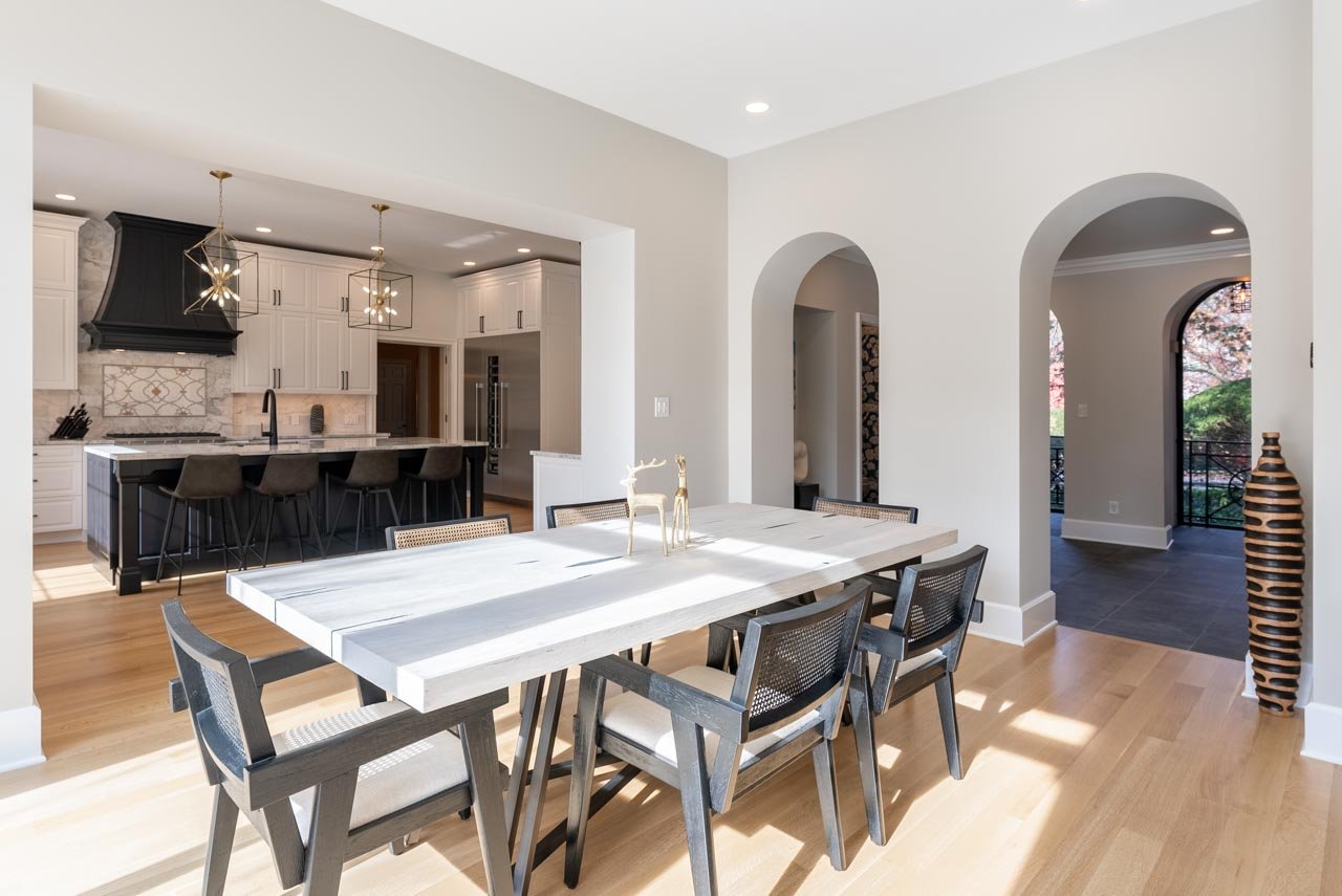 Dining Area.jpg