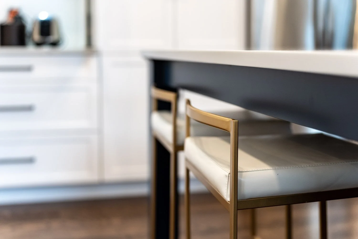 Kitchen Island Seating Closeup.jpg