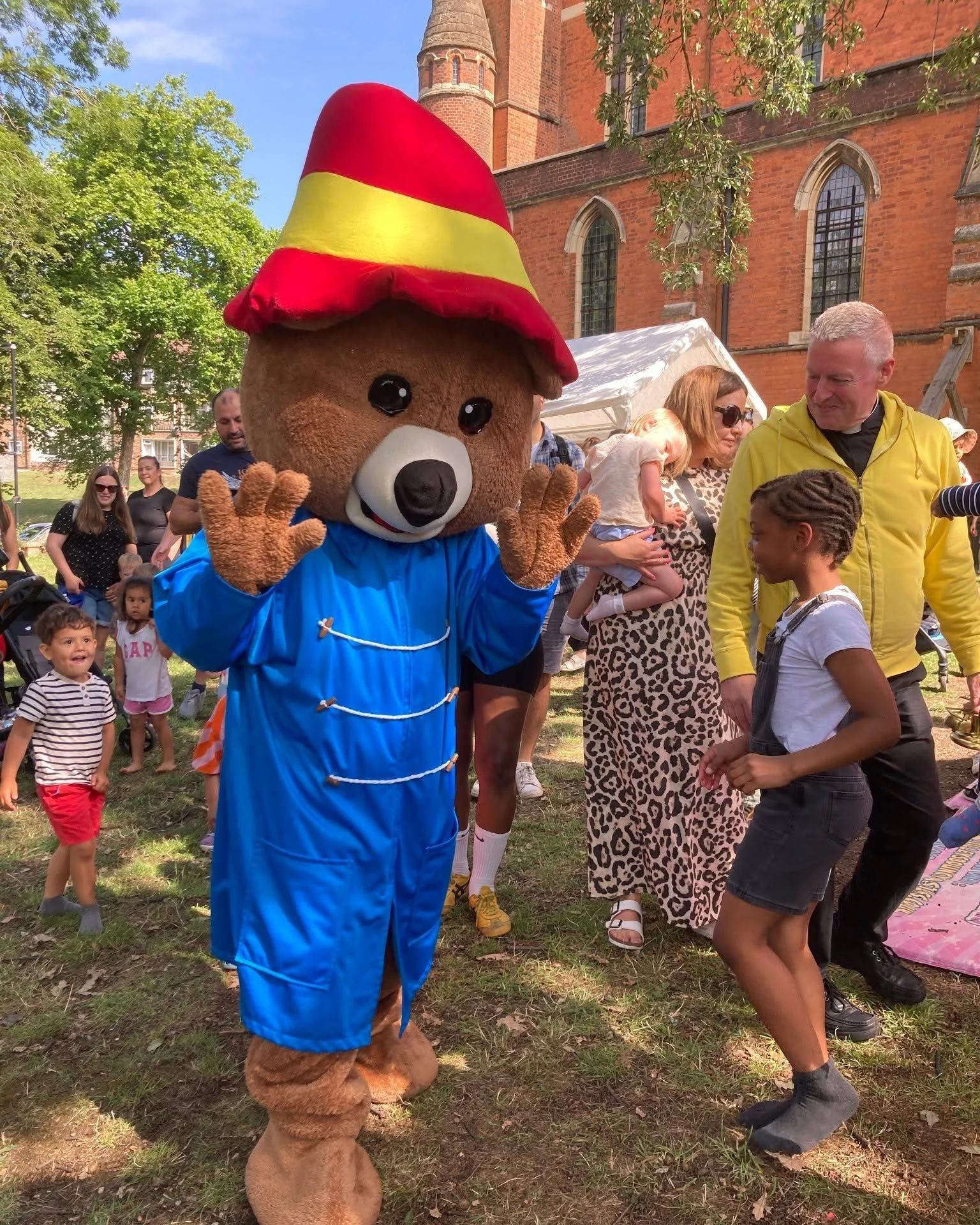 One month to go! 🧸 Our Teddy Bears' Picnic is coming to St John's on Friday 24th July! 

We'll be celebrating the end of term with bubbles, bouncy castles, face painting, water play, crafts, and a very special guest... Paddington Bear! Big siblings 