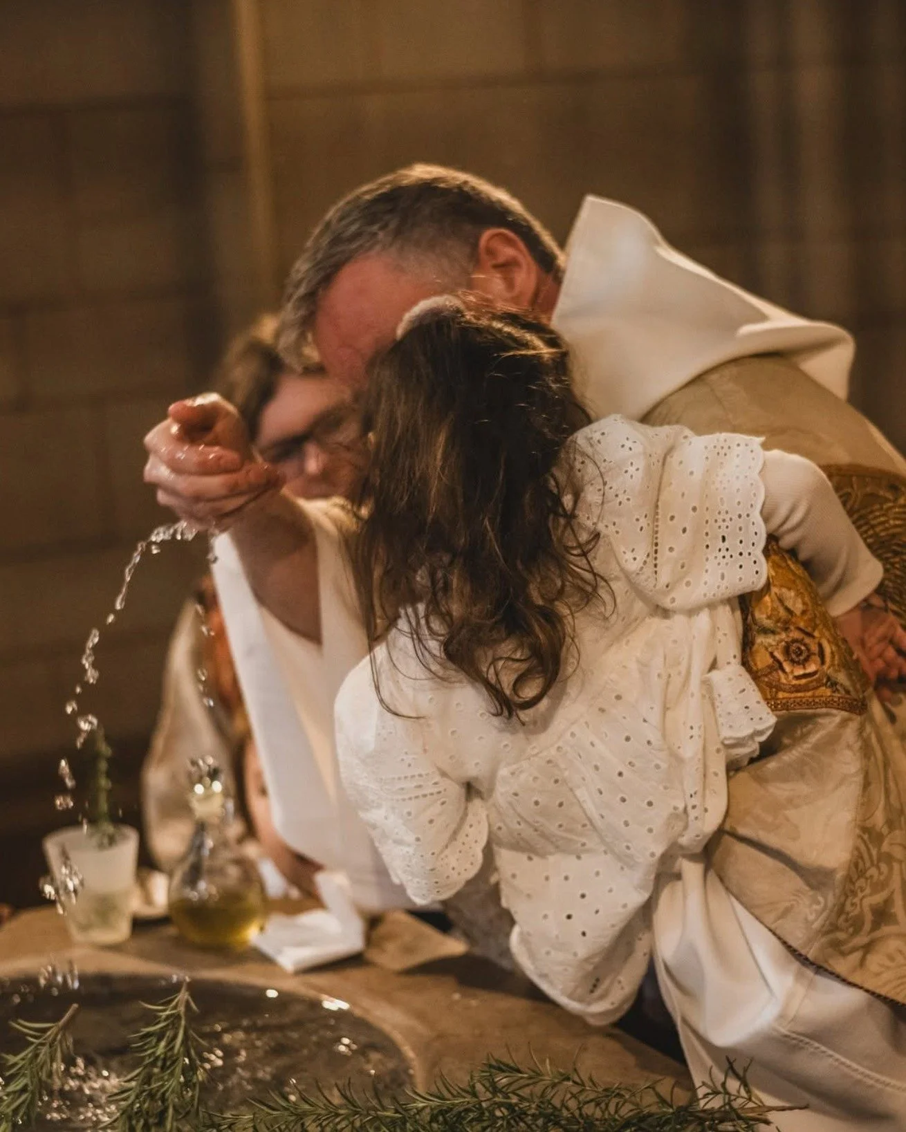 Have you been thinking about having your child (or yourself) baptised or christened? Did you know that Church of England christenings and/or baptisms are free and open to everyone? 🙏🏽

Contact us at office@sjun.org.uk if you&rsquo;d like to talk ab
