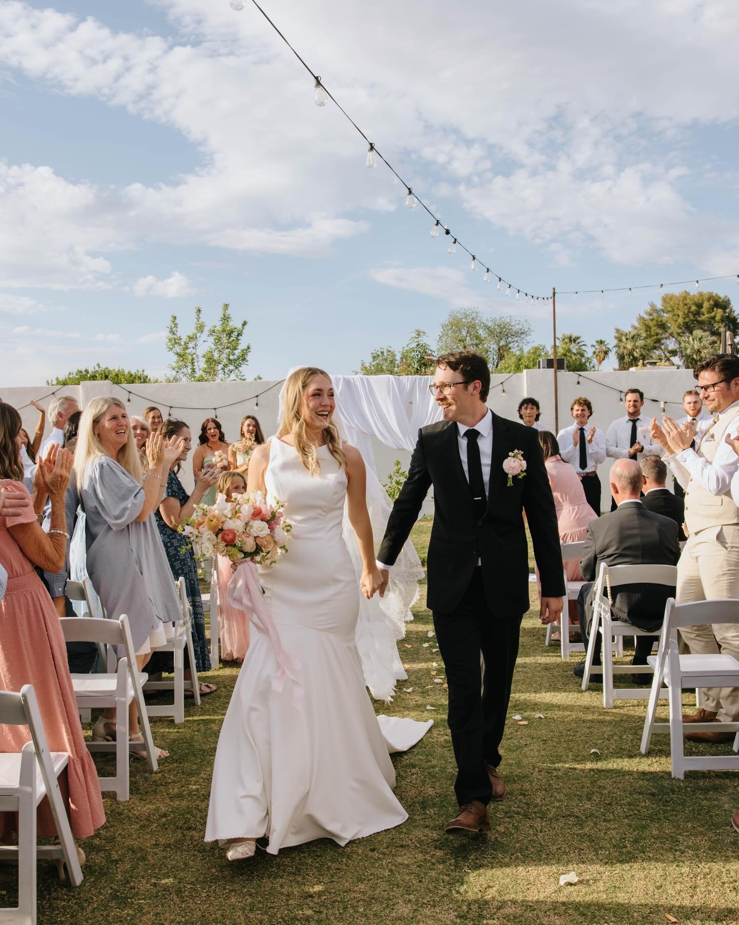 This is what a full wedding day gallery consists of every detail, every emotion, from start to finish. Your story deserves to be told completely 🤍
Full-day coverage means nothing gets missed&mdash;from getting ready to your final send-off. Every mom