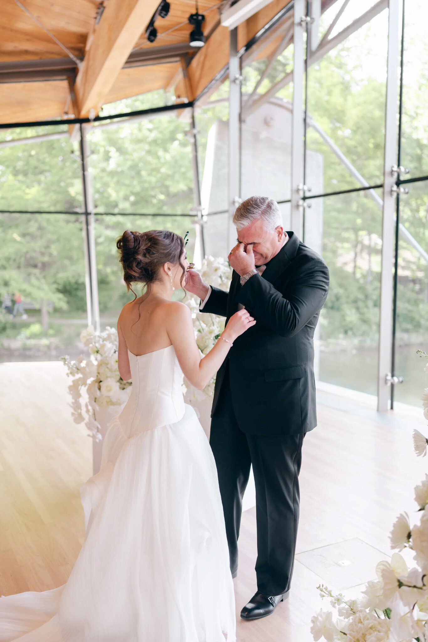 crystal-bridges-wedding-2025-0026.jpg