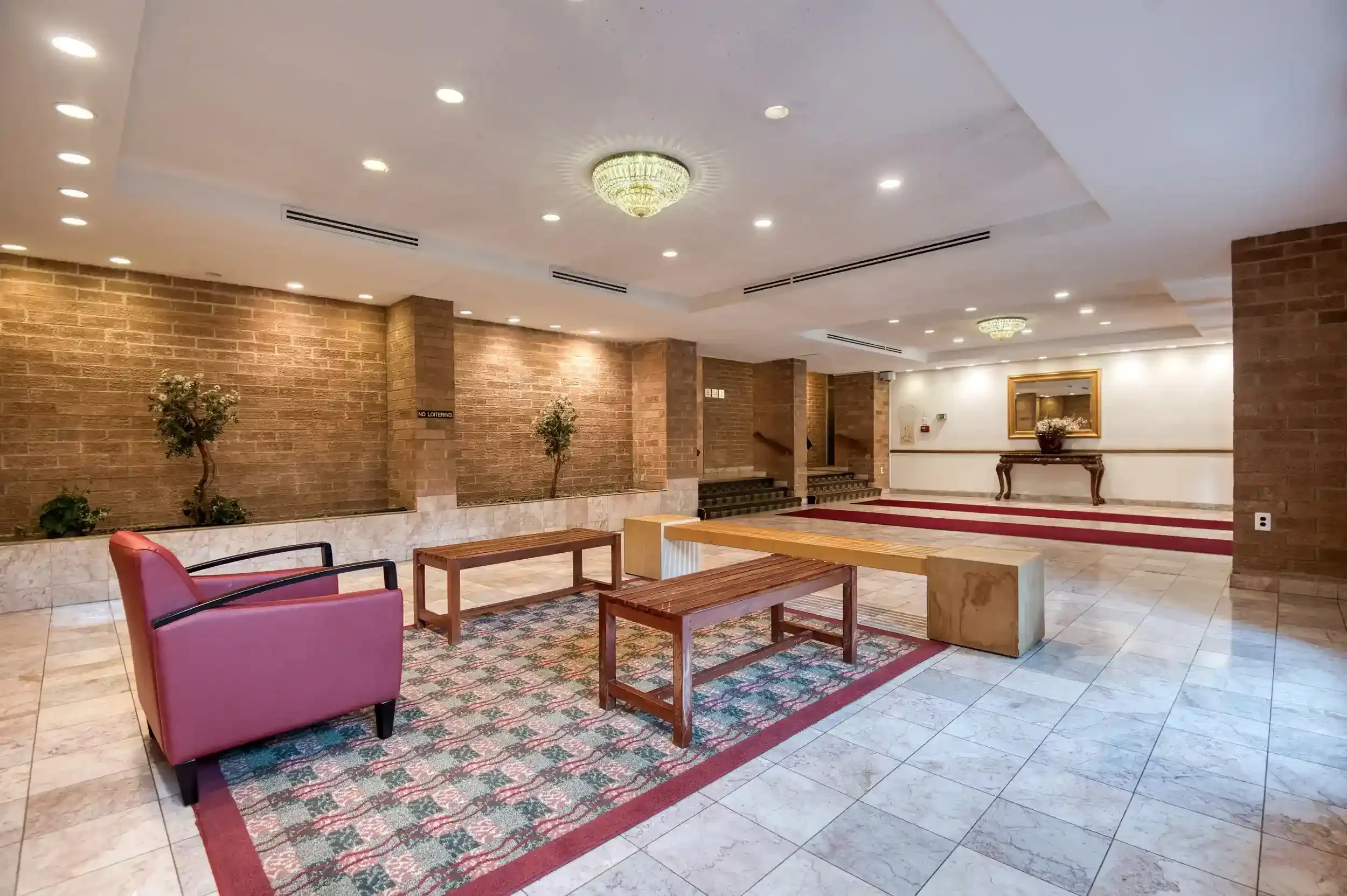 Lobby (View 2) – A seating area off the lobby provides residents a comfortable place to relax or wait for guests.