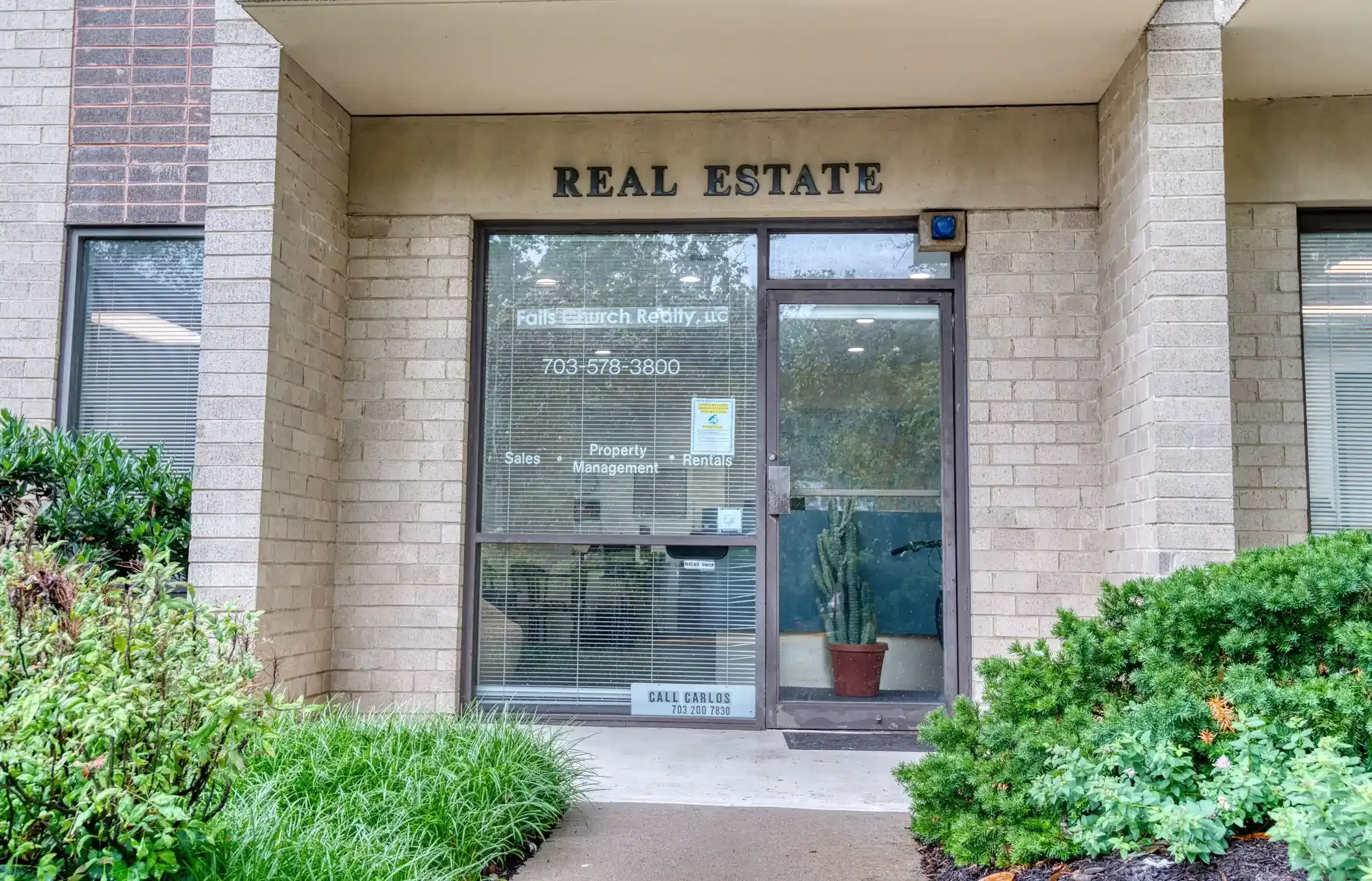 Real Estate Office – An on-site real estate office provides convenient services for residents buying or selling.