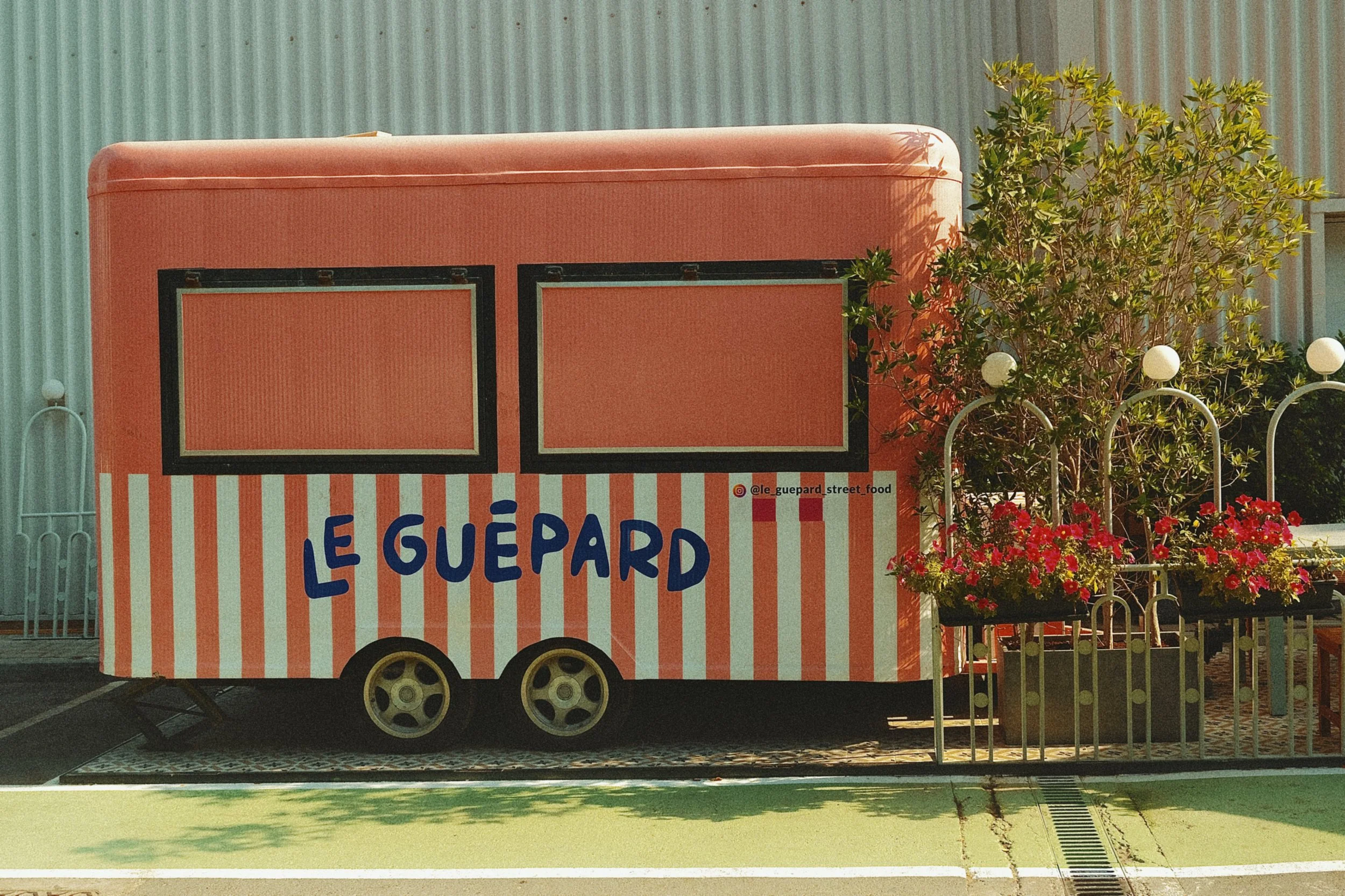 Dubai-Van.jpg