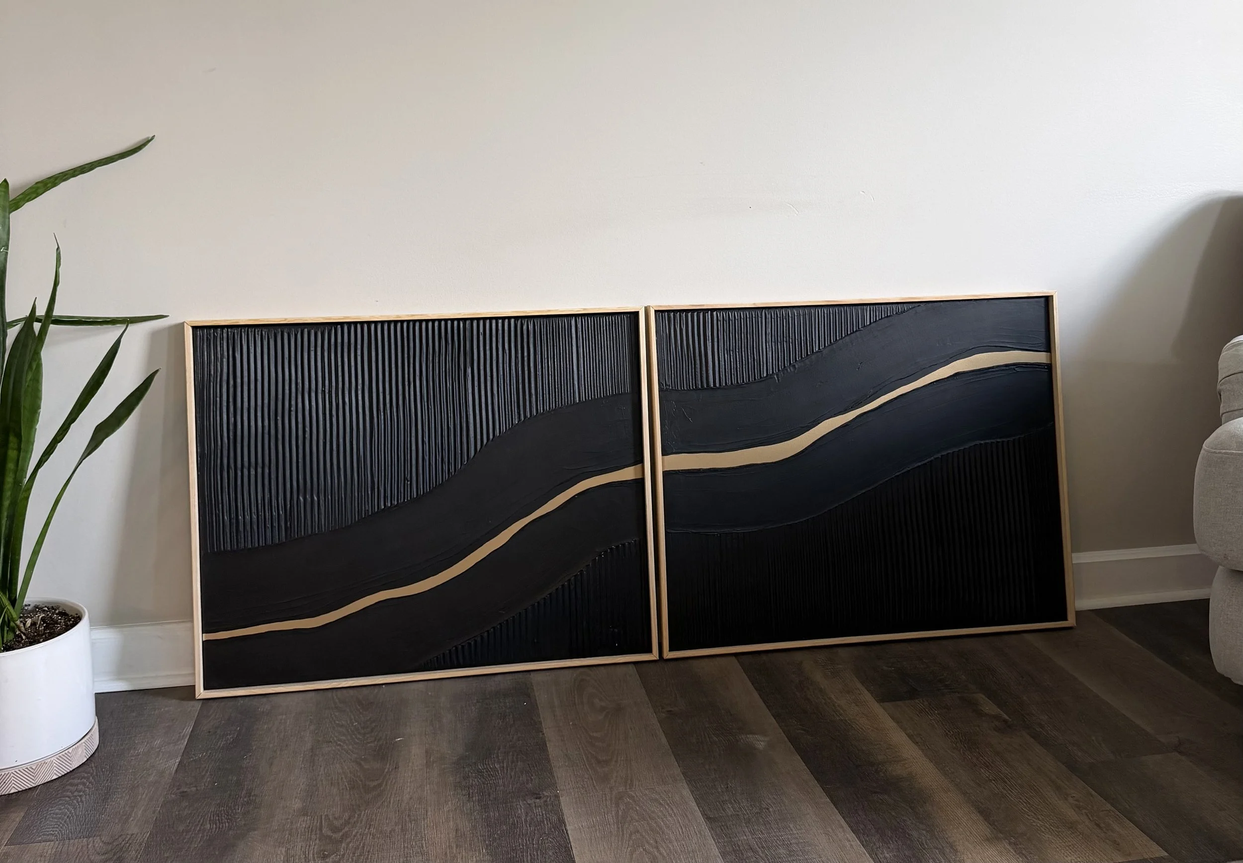 Black with gold vein set