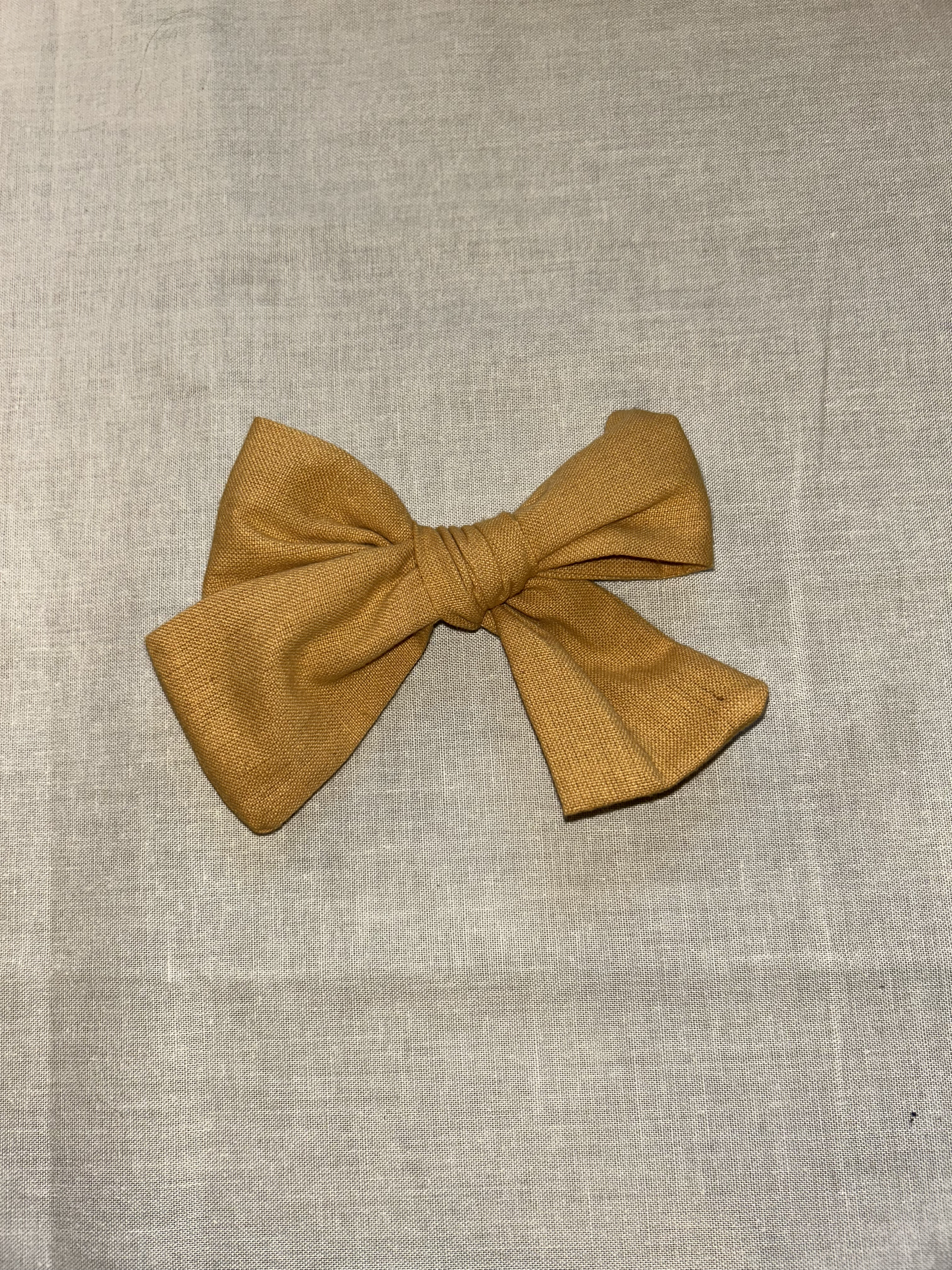 Yellow Gold Fall Bow