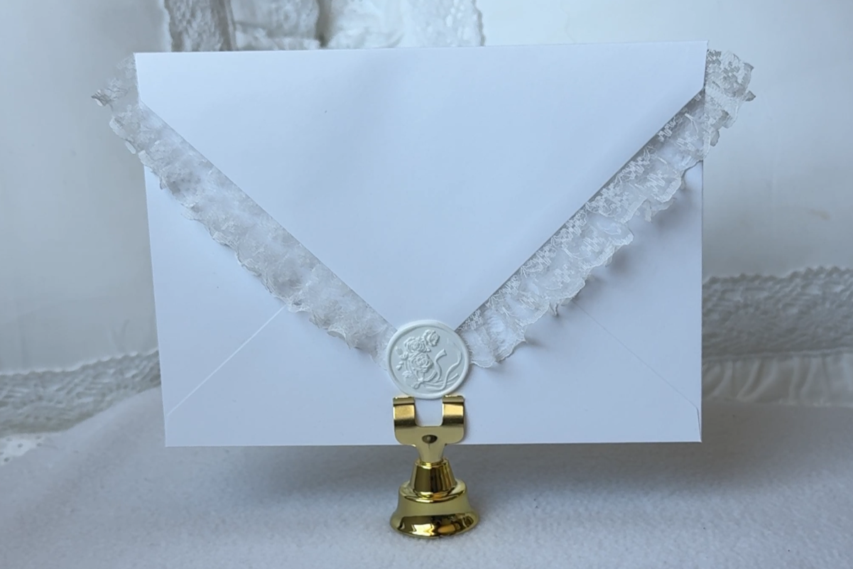 Dove Lace - Envelope