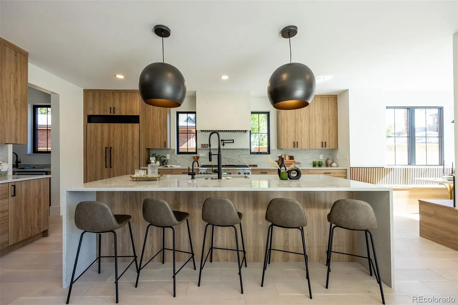 35e84a7e08395cf3da9d10cd59feb4ca-uncropped_scaled_within_1536_1152.webp