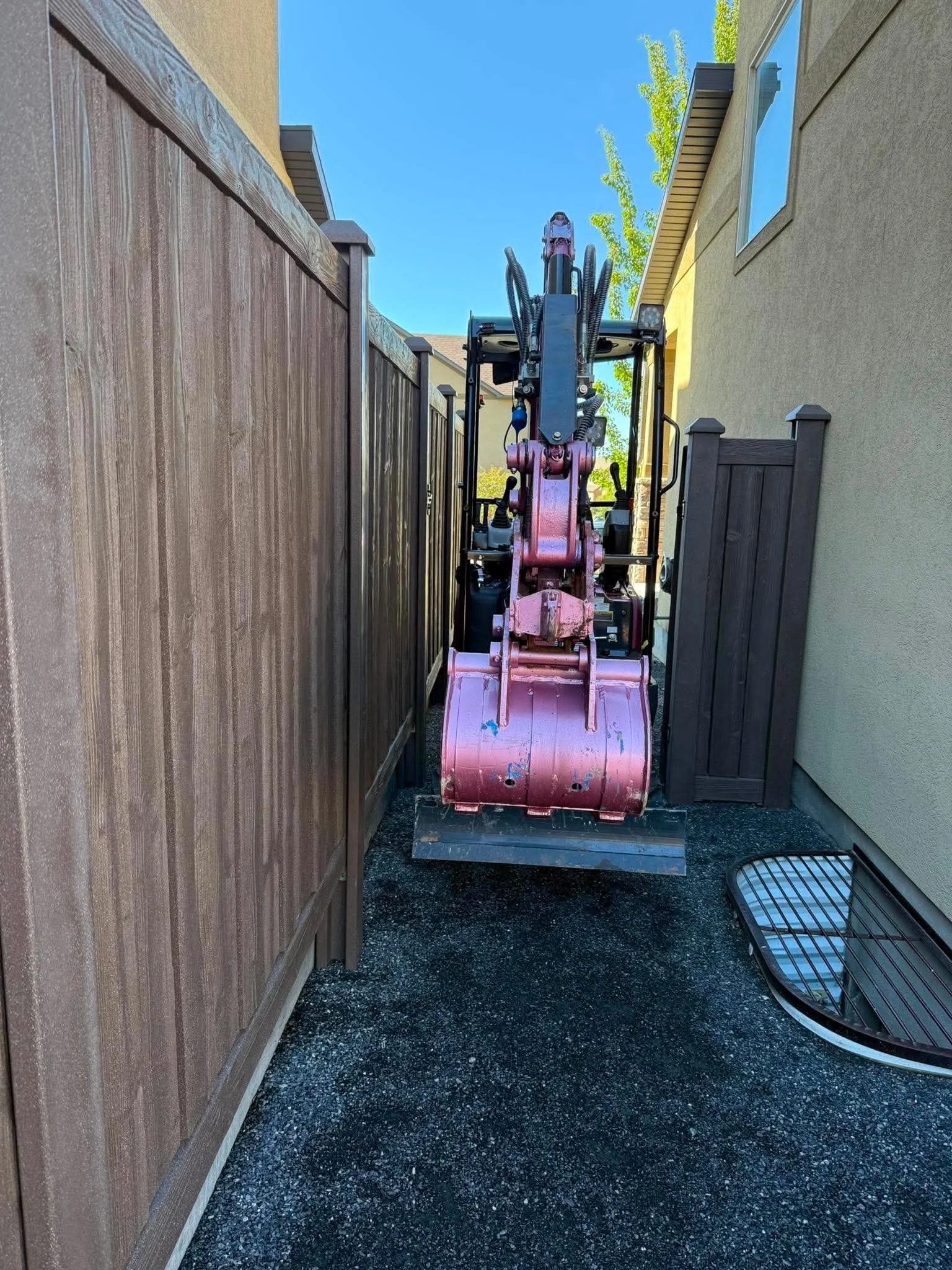 R18 39" Width Squeezing through a gate
