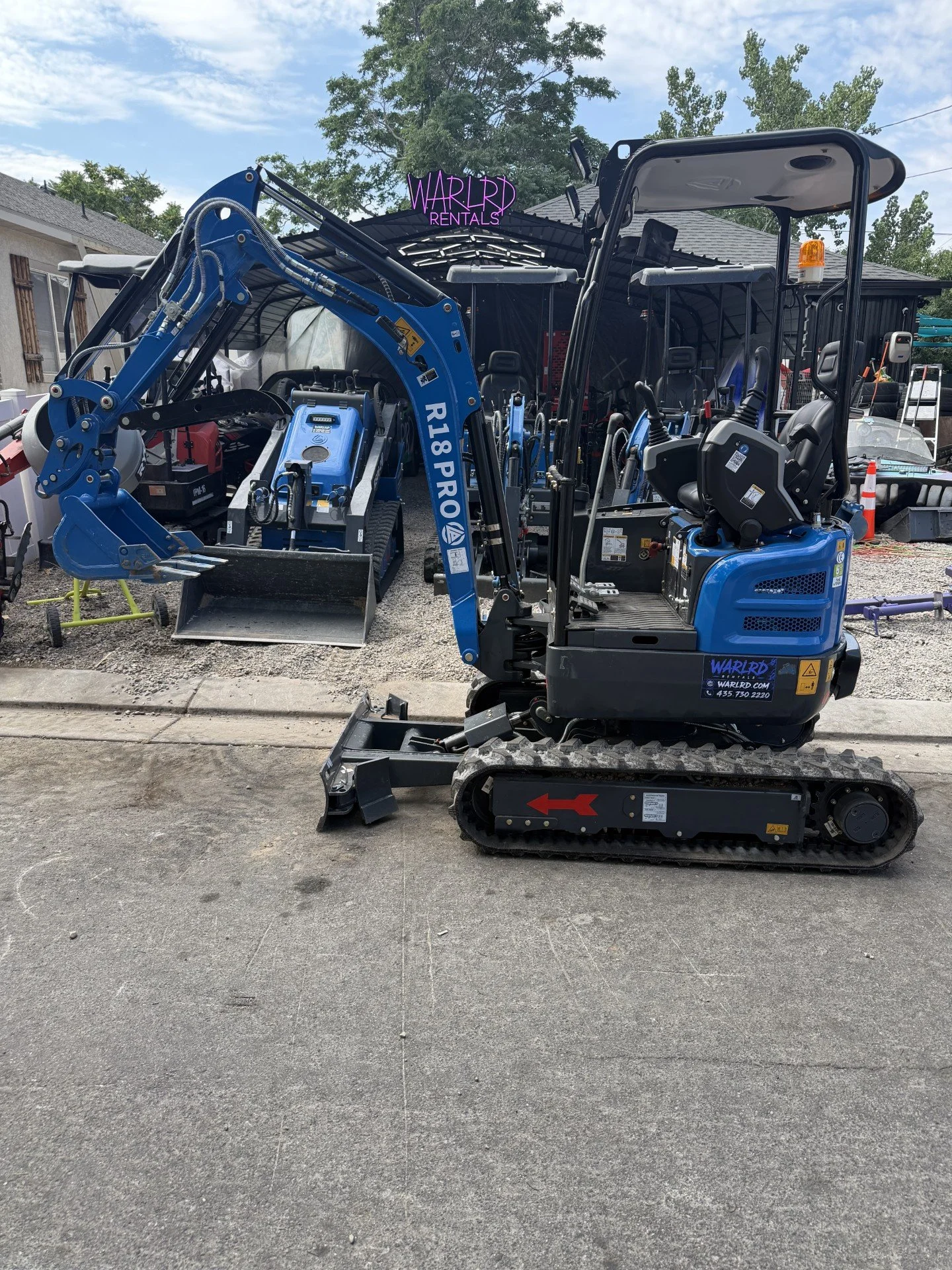 Rippa R18 Diesel Mini Excavator – 4,400 lb Machine – Expandable Tracks