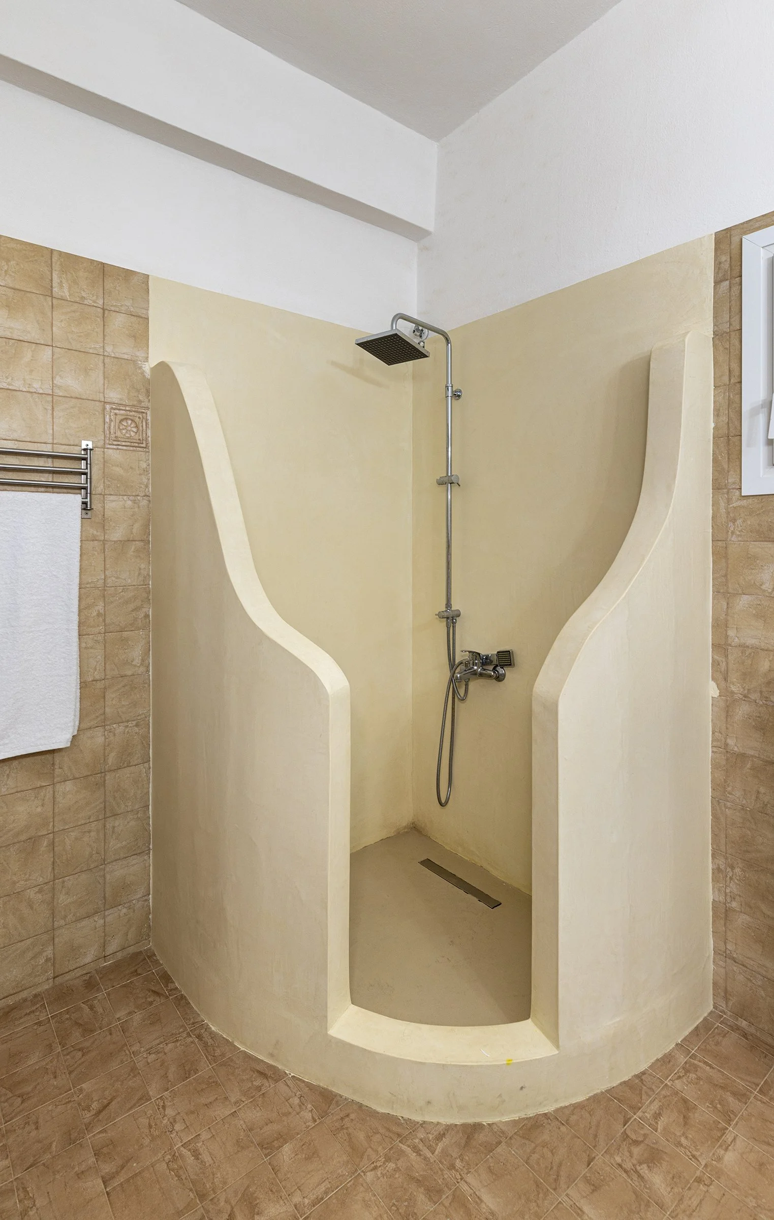 BATH 2_02.jpg