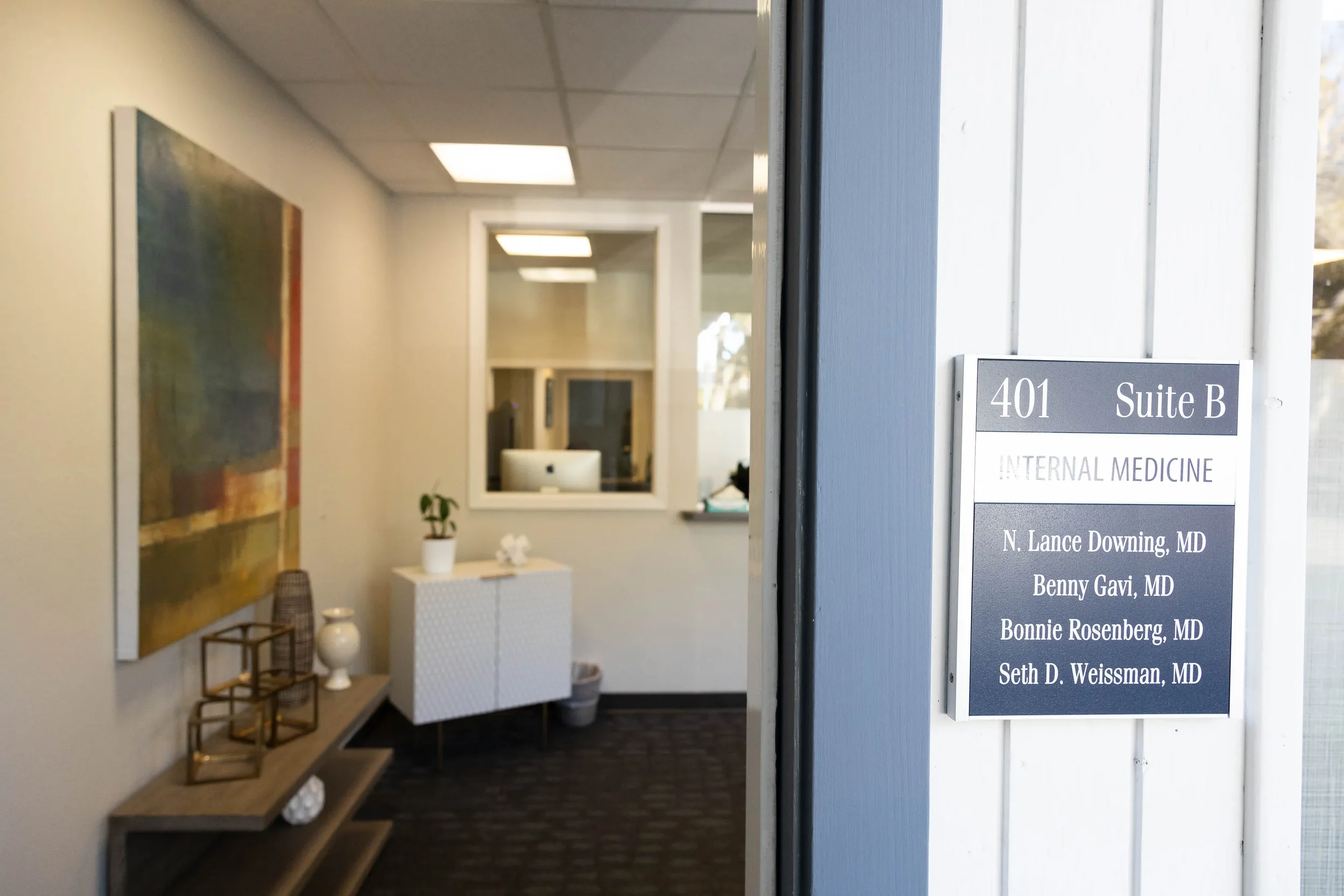 Exterior of Dr. Bonnie Rosenberg's concierge medical office in Menlo Park, CA