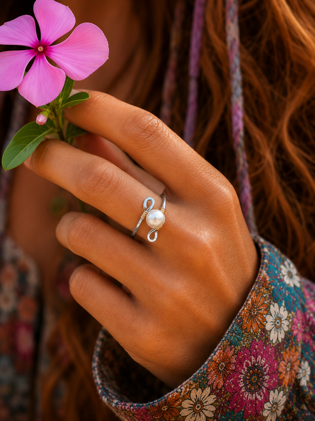 Elle  Pearl ring full circle 3.png