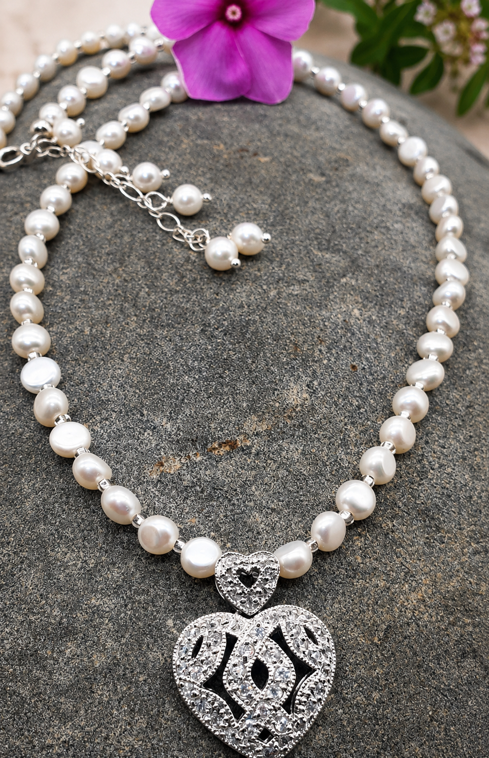 pearl heart neck enhanced 1.png