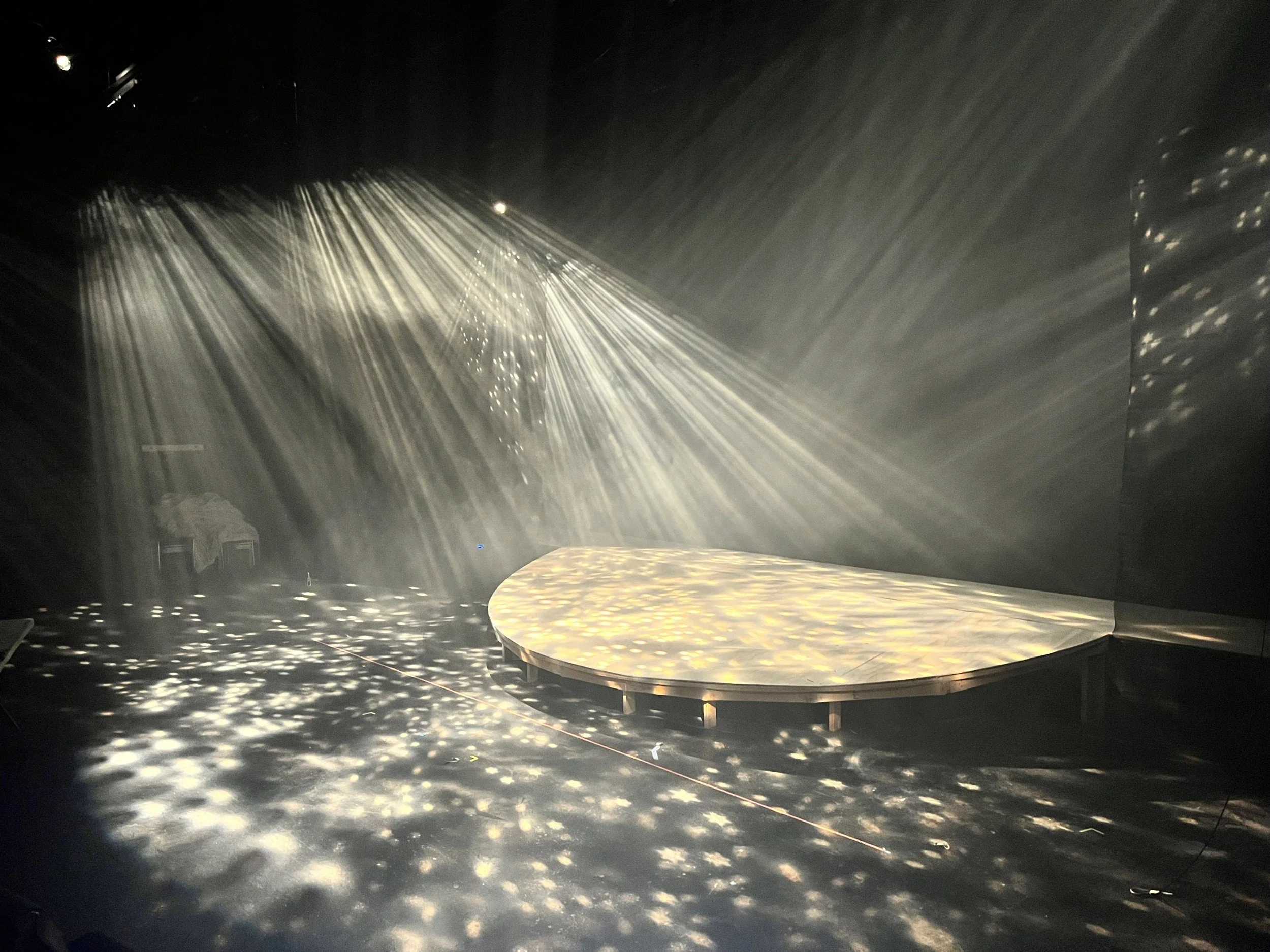 30-theatre-gobo-wash-platform.jpg