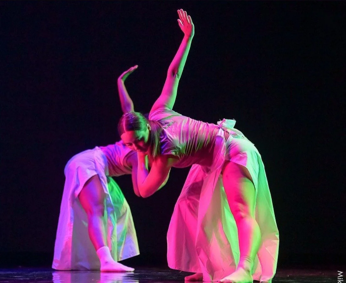51-dance-magenta-green-duet.jpg