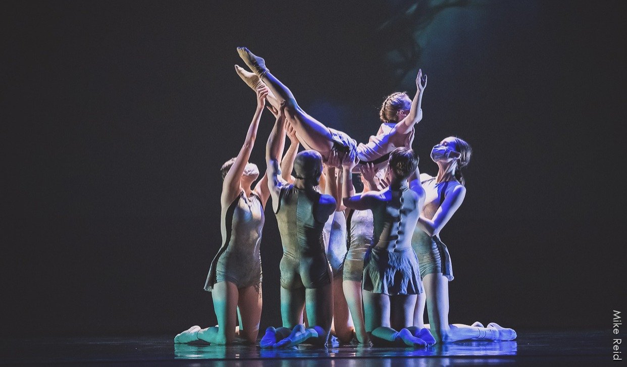 55-dance-lift-tableau.jpg