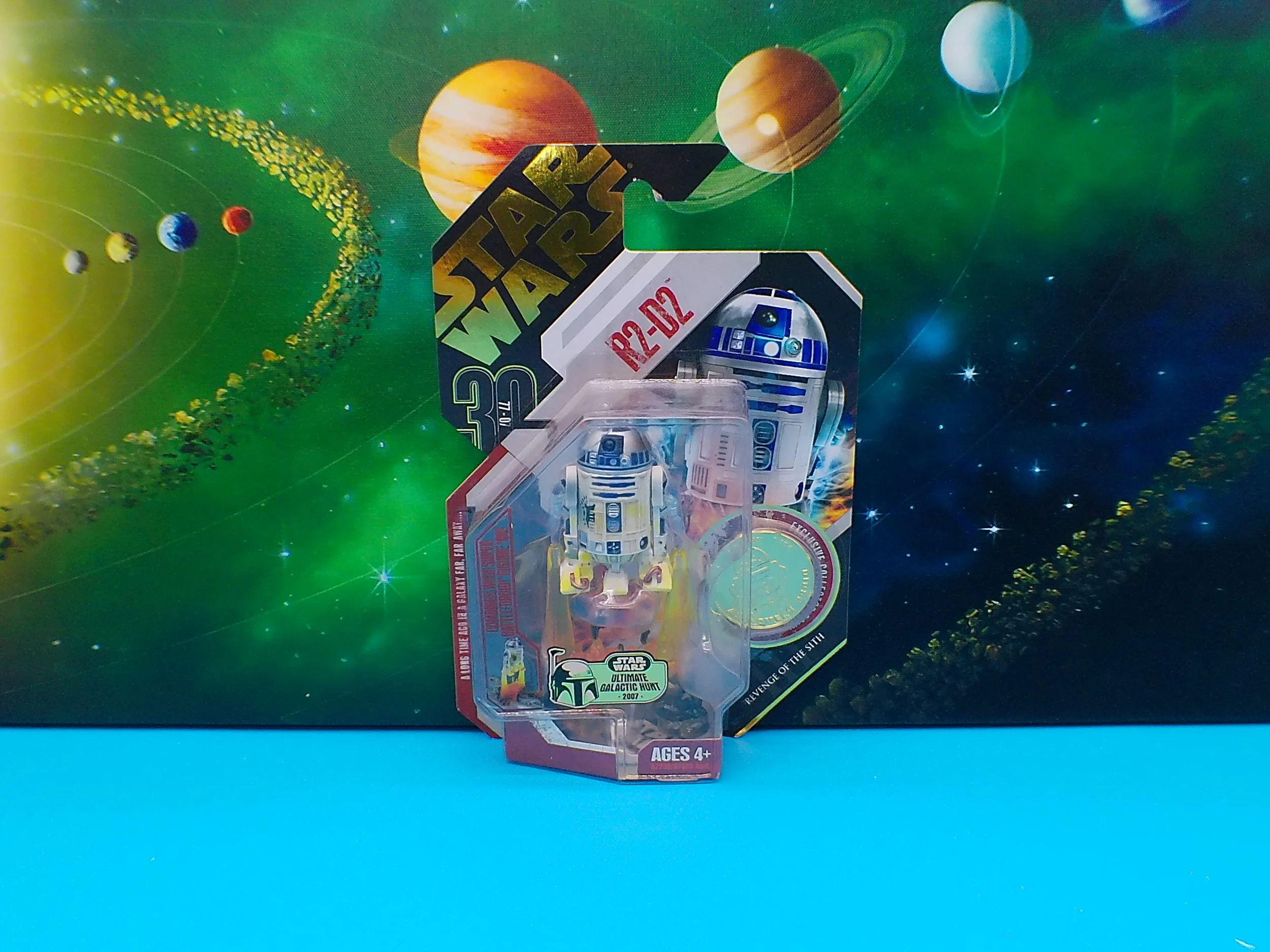 Star Wars 30th Anniversary R2-D2 Gold Coin Figure