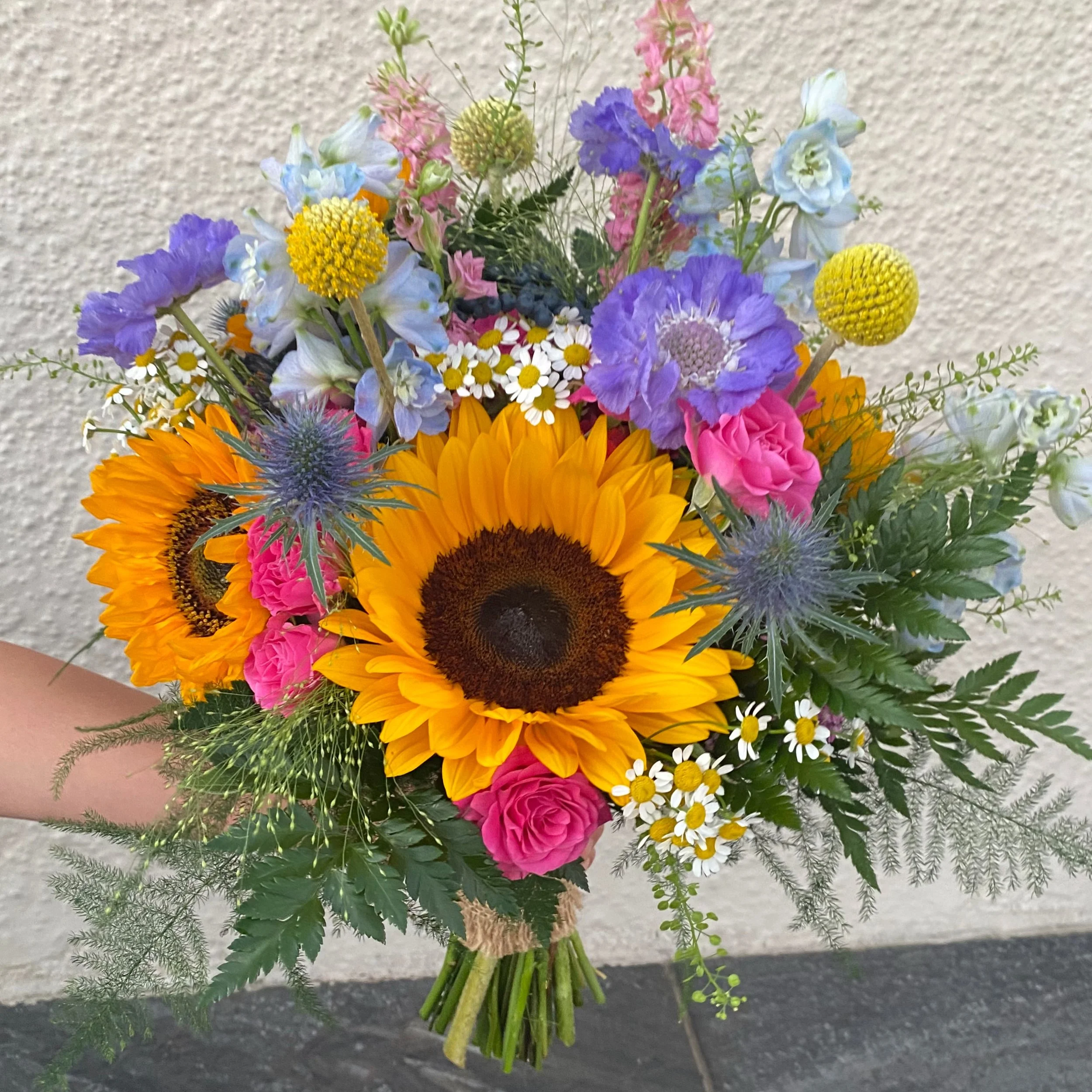 throwback to what might be an all time favourite of mine - maybe because it was my 30th birthday, maybe because it&rsquo;s a total vibe and i&rsquo;d quite like to recreate it 🤷🏽&zwj;♀️✨

summer wedding | colourful wedding flowers | sunflower weddi