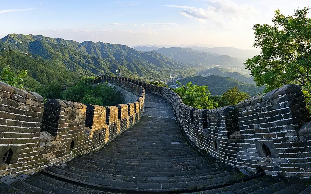 Panoramic view of the Great Wall of China, representing ImmerseMe's immersive Chinese language learning experiences inspired by authentic Chinese culture and real-world locations.