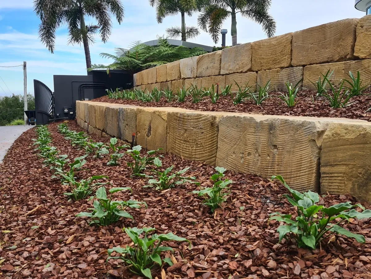 Landscaped:garden with retaining wall steps.webp
