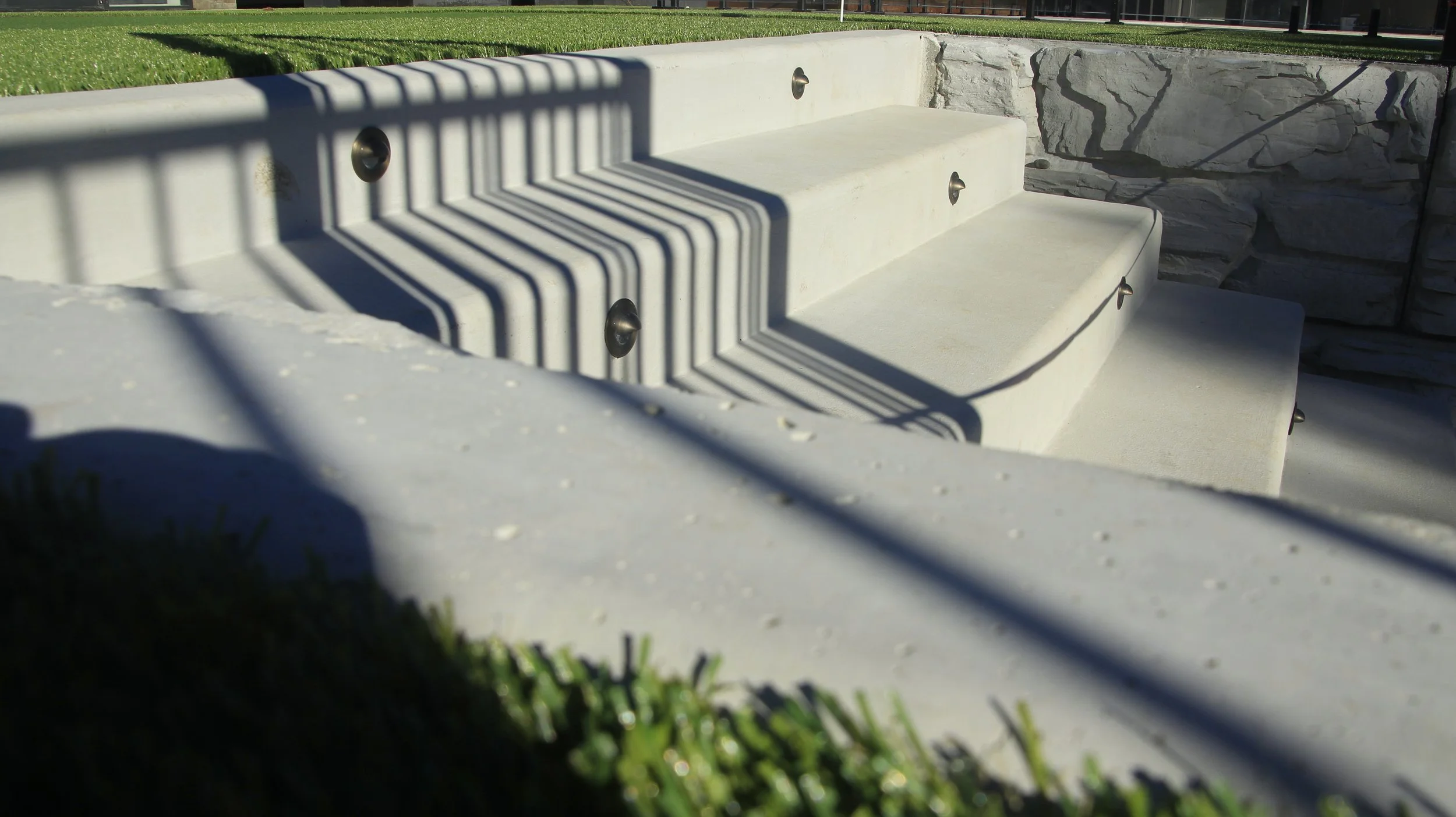 BESPOKE CONCRETE LANDSCAPING – RIVER OAKS, HAMILTON