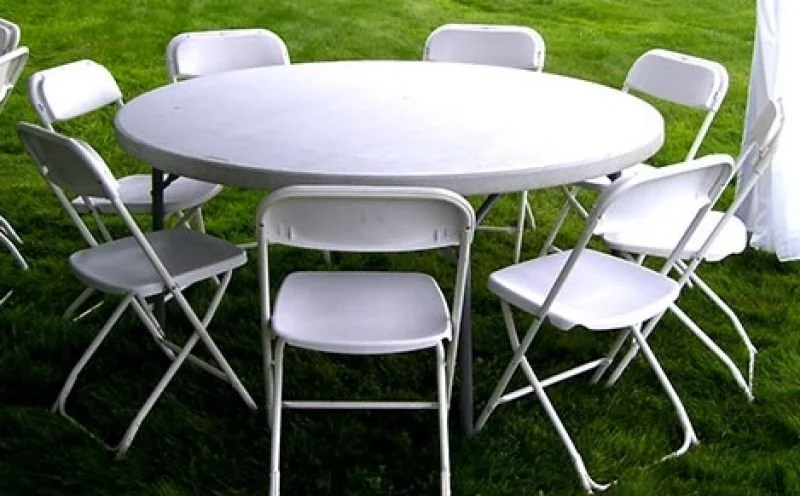 White-FOlding-Chairs-5494bb91.jpeg