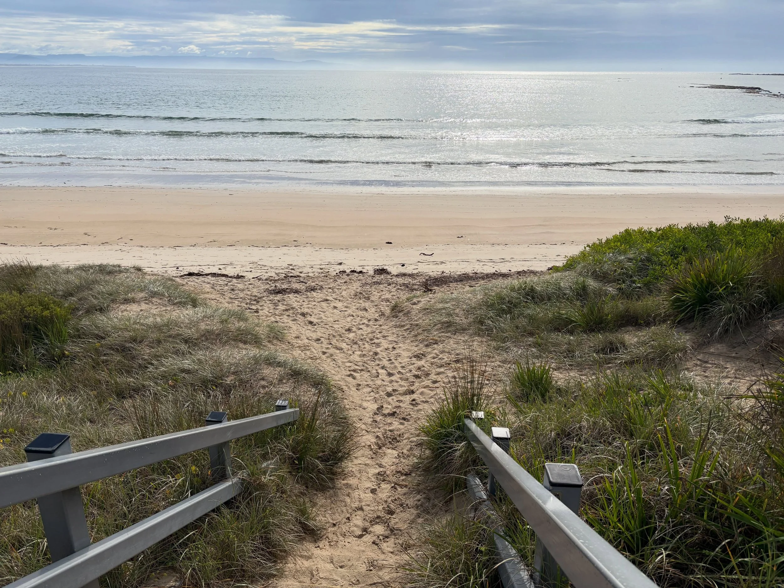 Silver seas and empty beaches ❤️

Winter on the NSW South Coast is the best. Come on down - book via 🔗 in bio. 

@visitnsw @visitshoalhaven