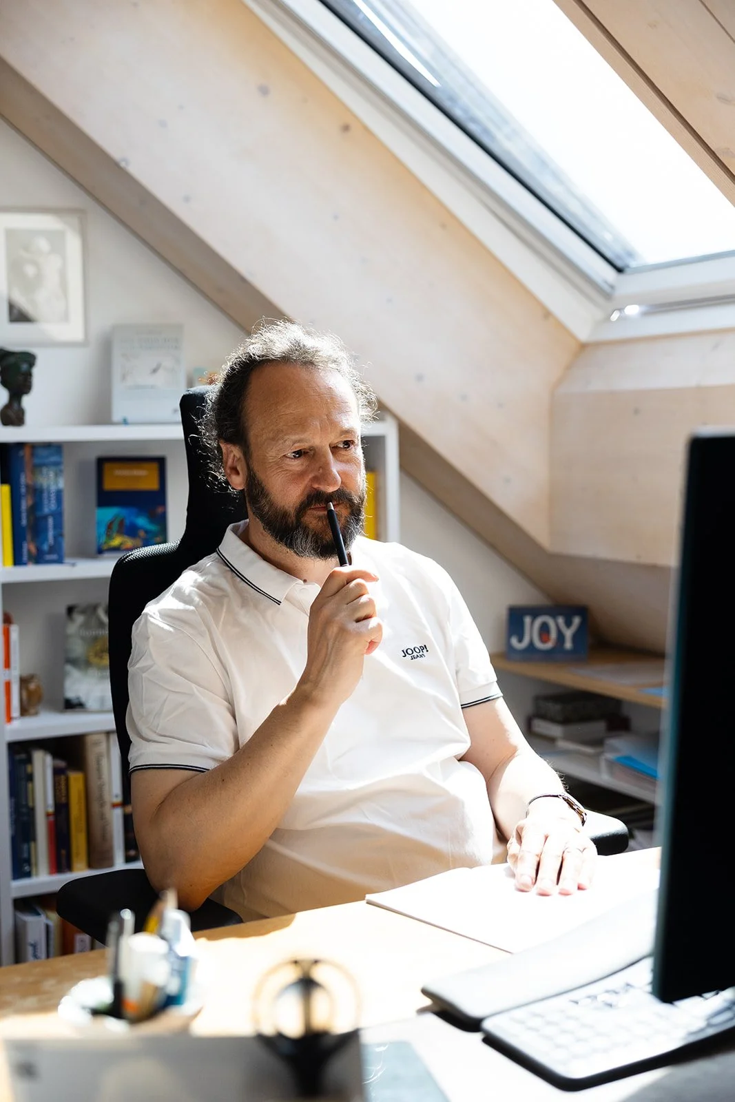 Holger - Monitor.jpg