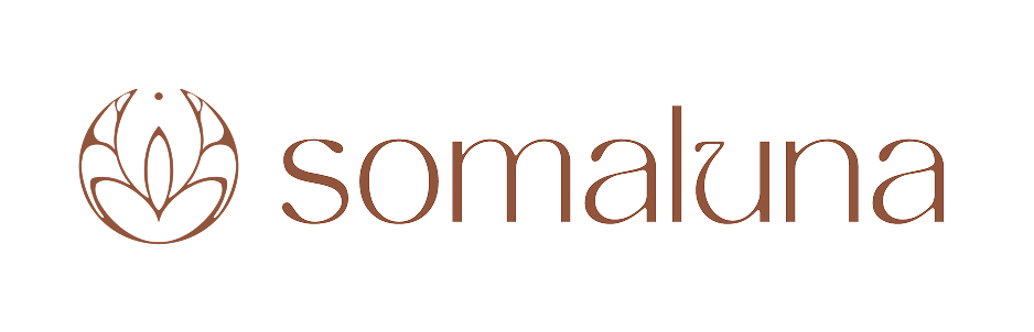 Logotipo de Somaluna con isotipo en tonalidades terracota