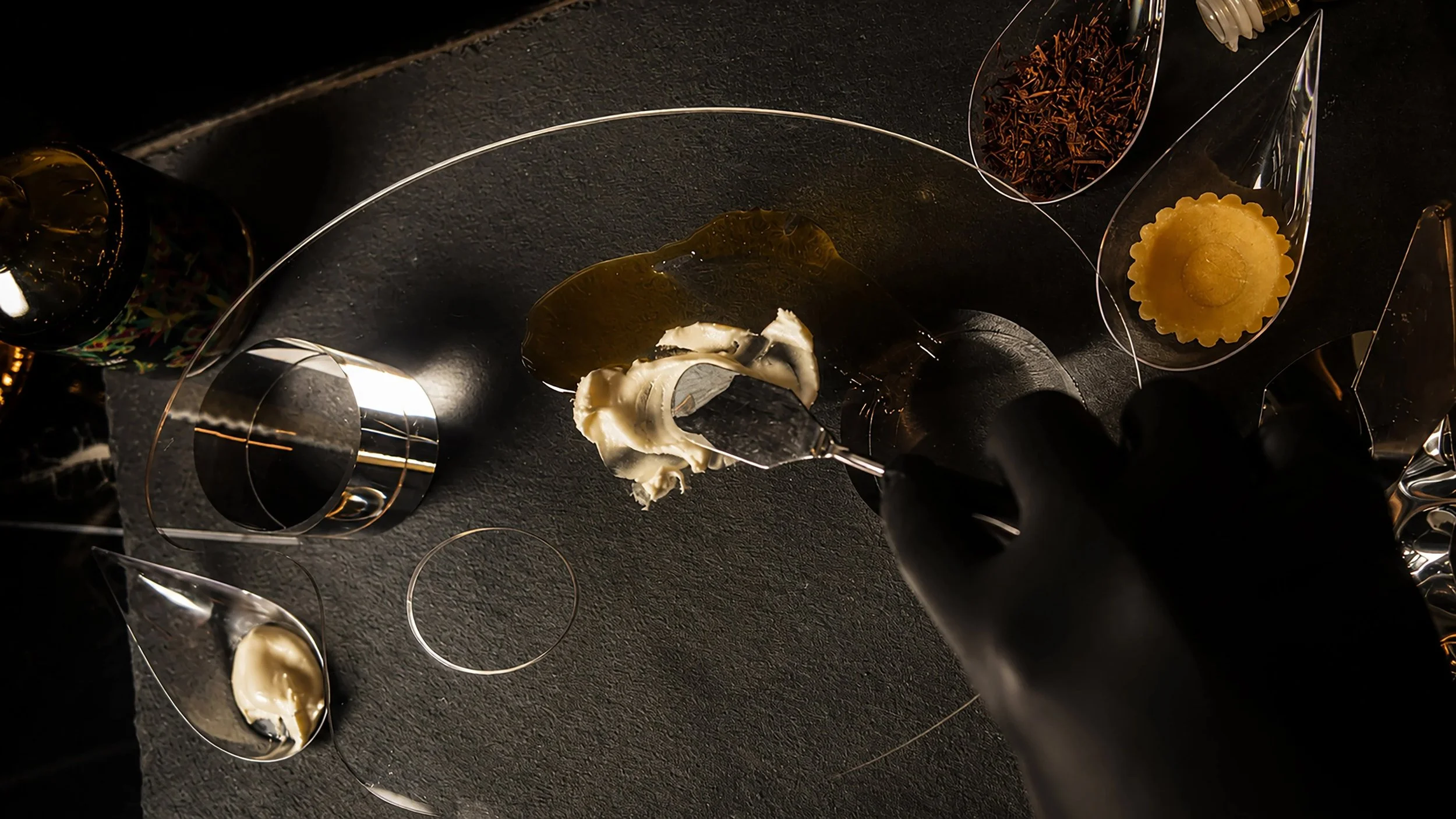 Curated honey sensory experience with aroma, flavour and pairing elements.