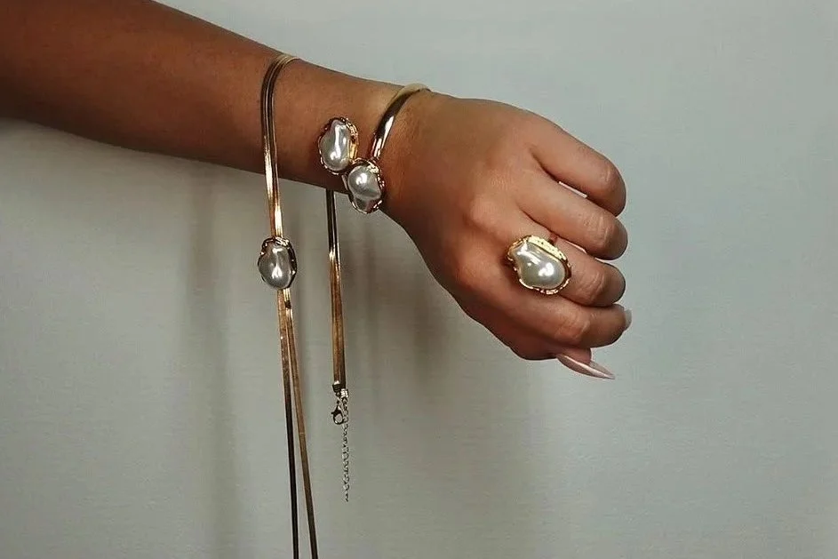 The island IT girl COLLECTION