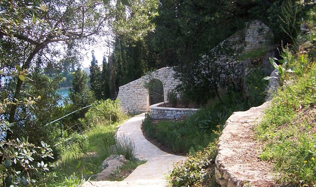 Villa Daphne Agni_Corfu_Skoposdesign_Garden Path.jpg