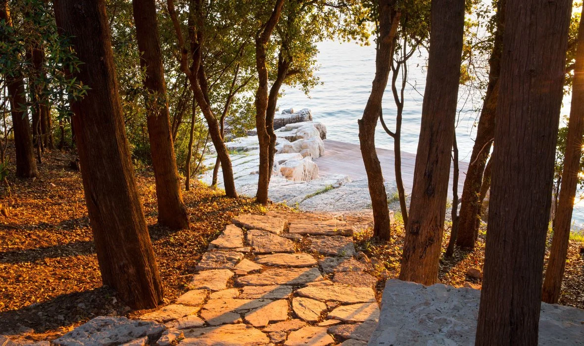 Skoposdesign_Anatoliko_01_Sea Path.jpg