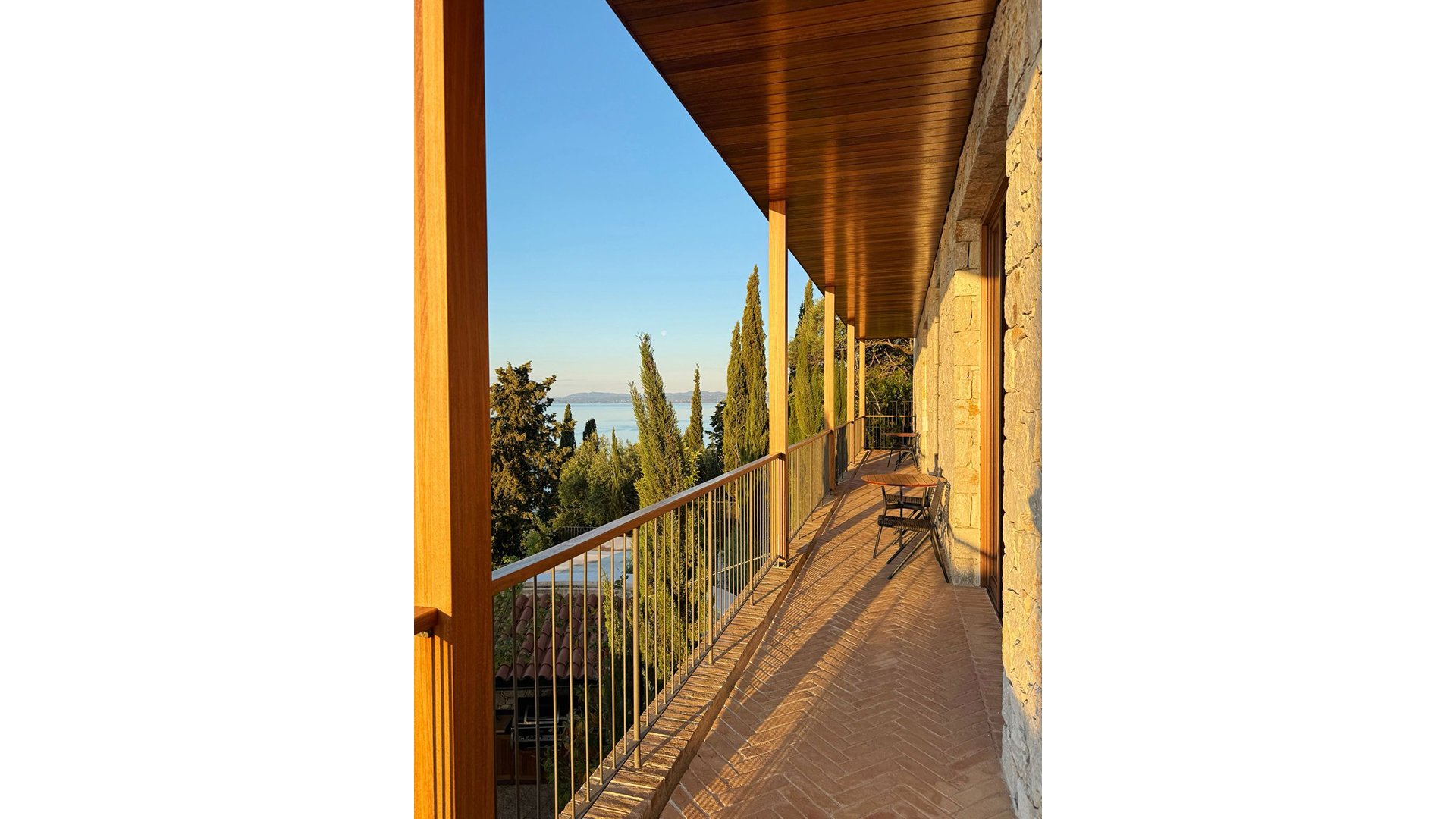 villa-agni-seafront-01.jpg
