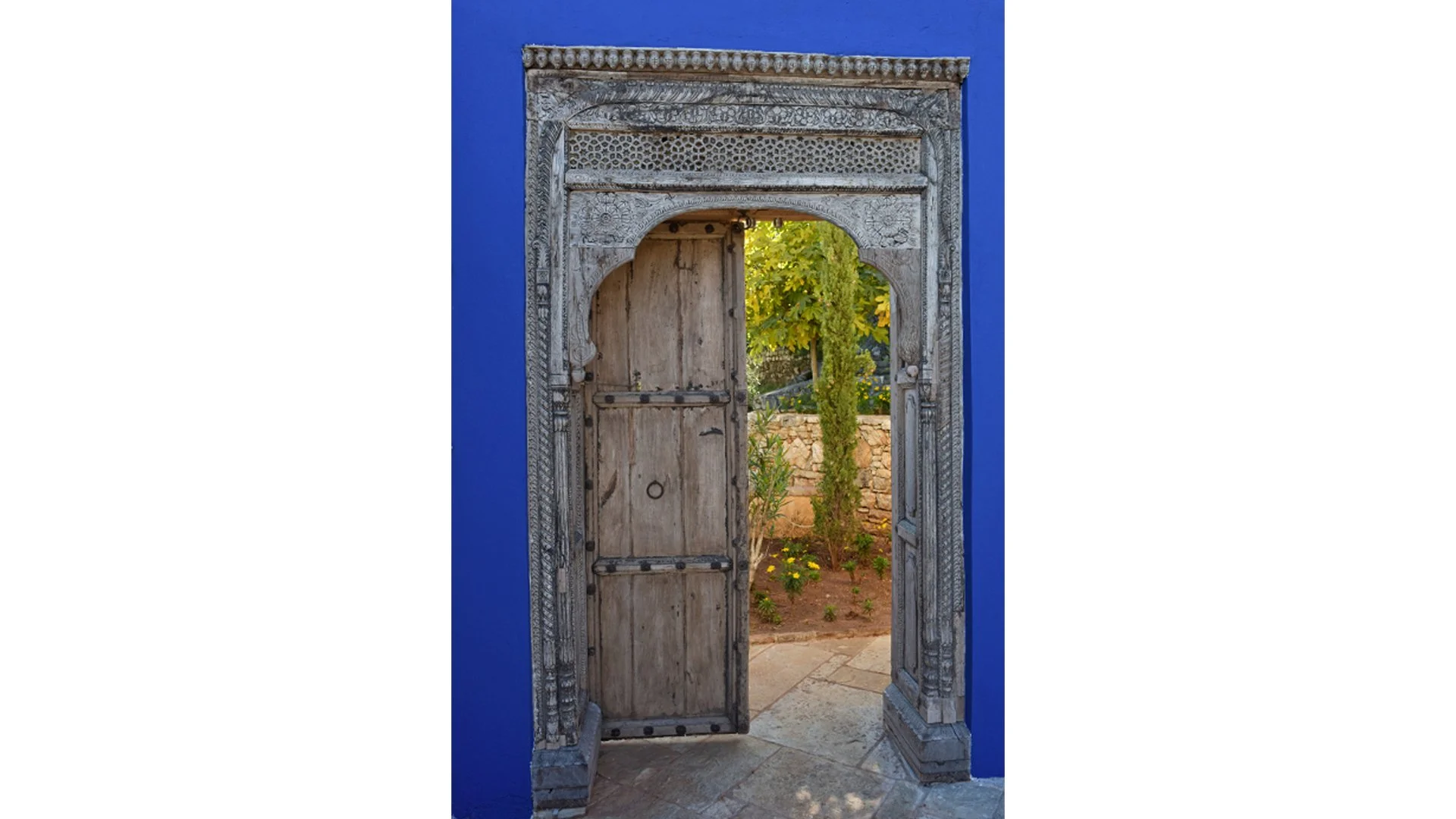 10_Katsafalata_Skoposdesign_Wooden Door.jpg