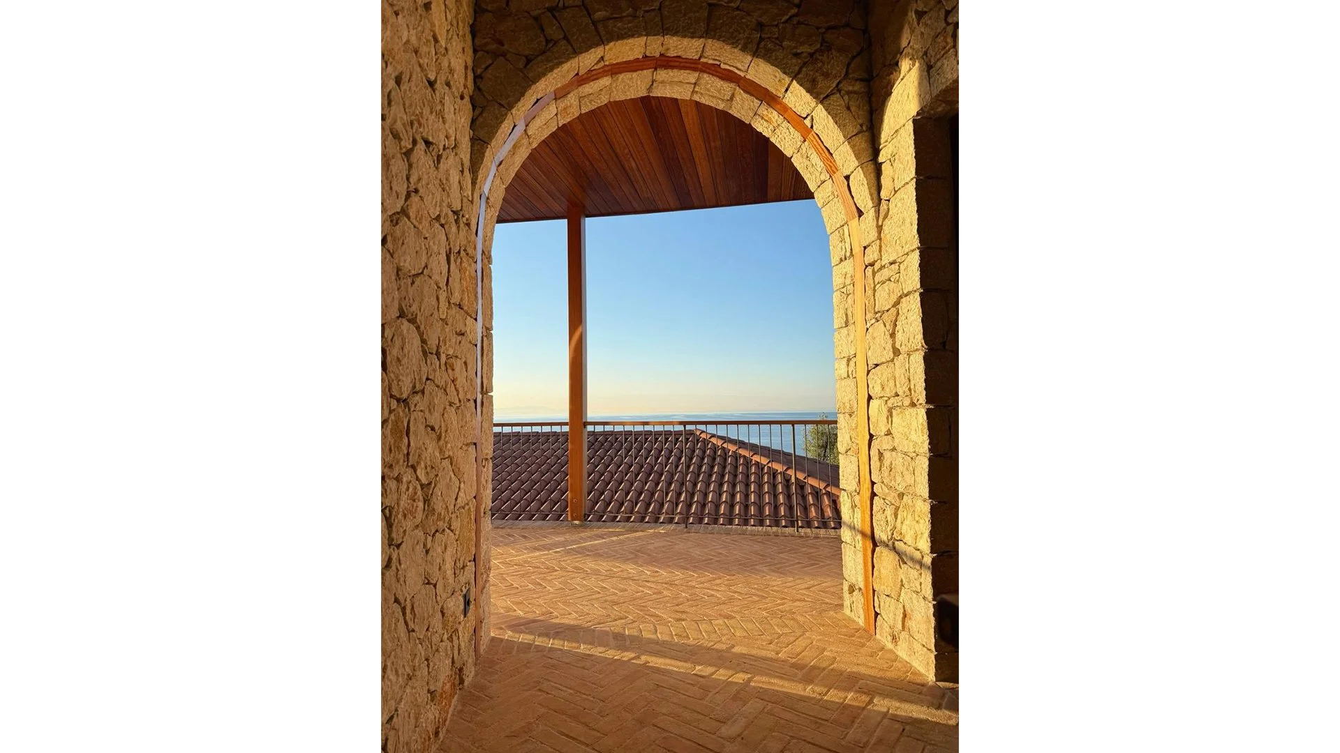 villa-agni-seafront-05.jpg