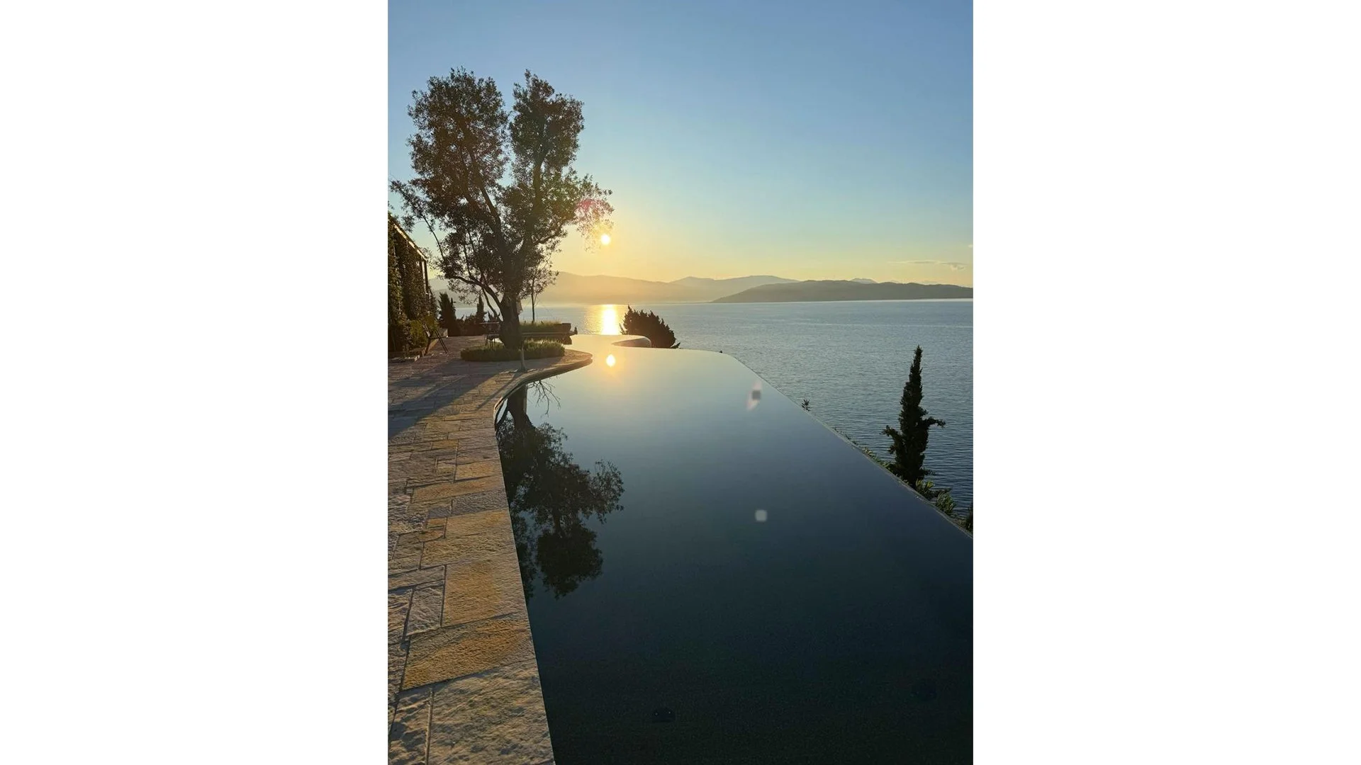 villa-agni-seafront-03.jpg