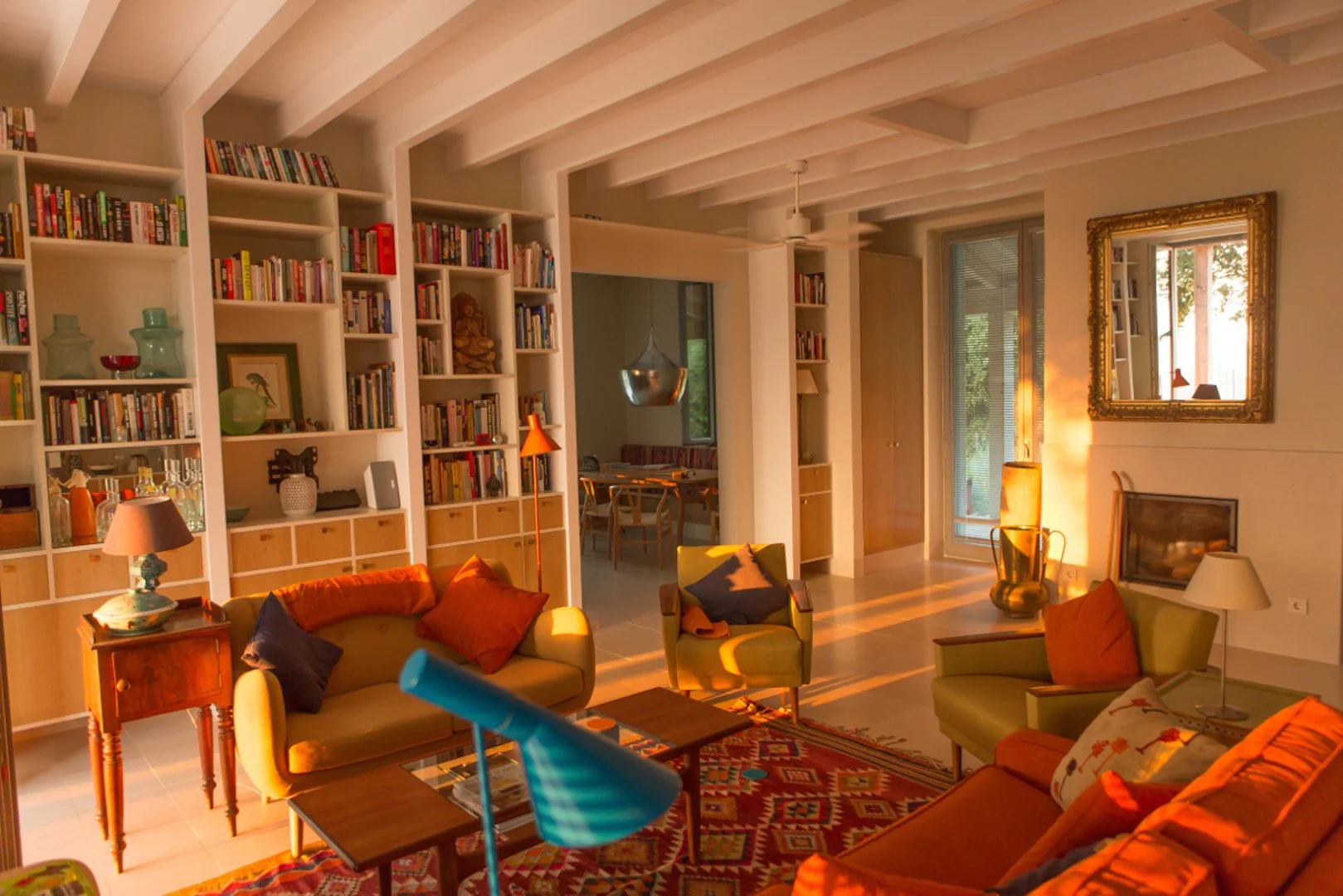 22_Villa Velanidi_Lounge_Bookcase.jpg