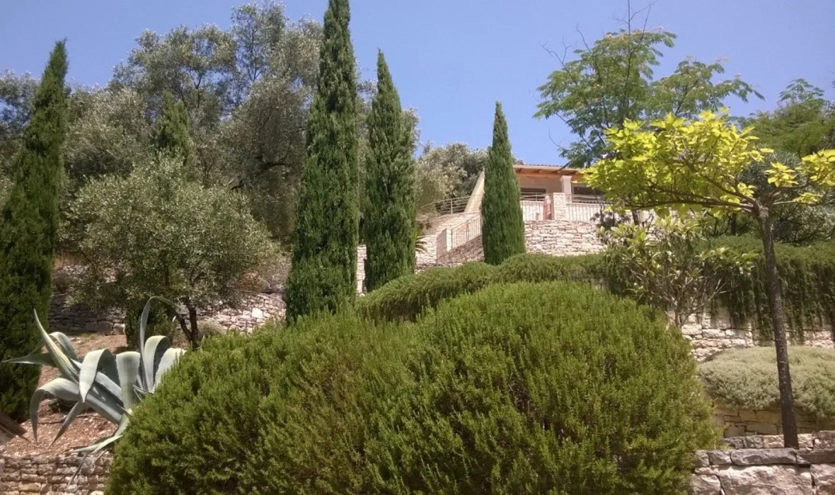 8_Villa Nafsika_SkoposDesign_Garden 3.jpg