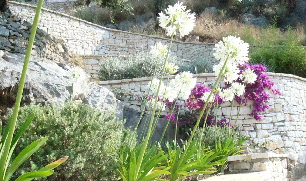 2_The Boat House_Skoposdesign_Flower Beds.JPG