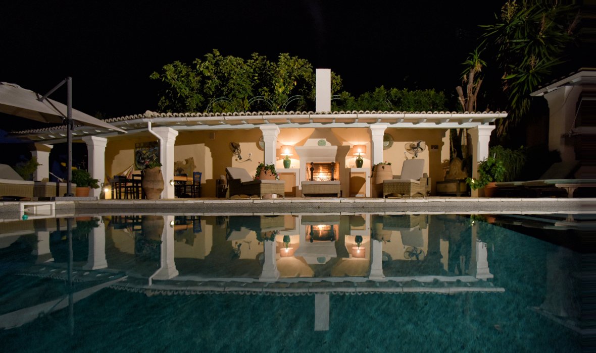2_Katsafalata_Skoposdesign_Swimming Pool at Dusk.JPG